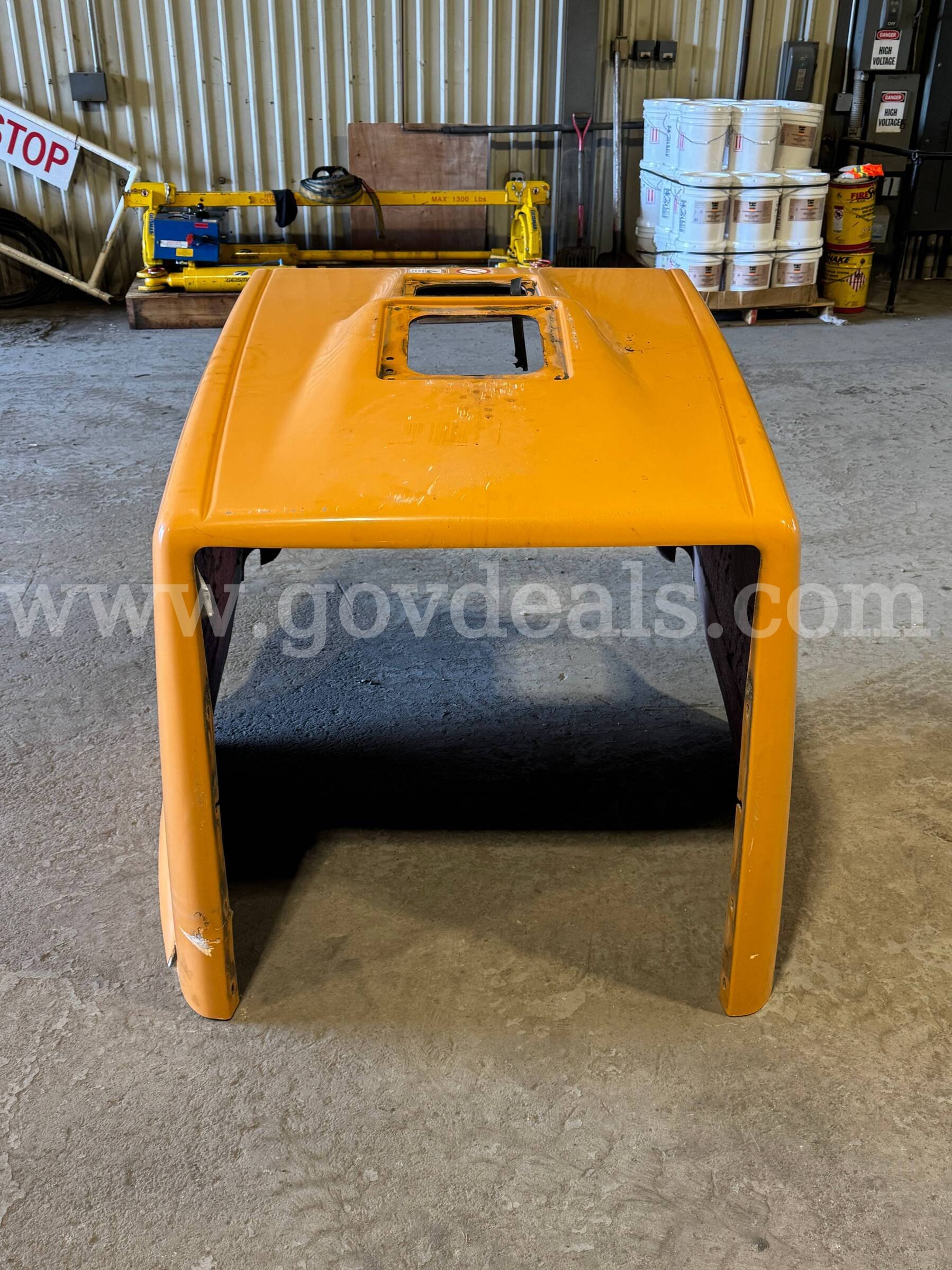 Case Loader 721G Hood only Case 721G Government Surplus Auction - Photo #4
