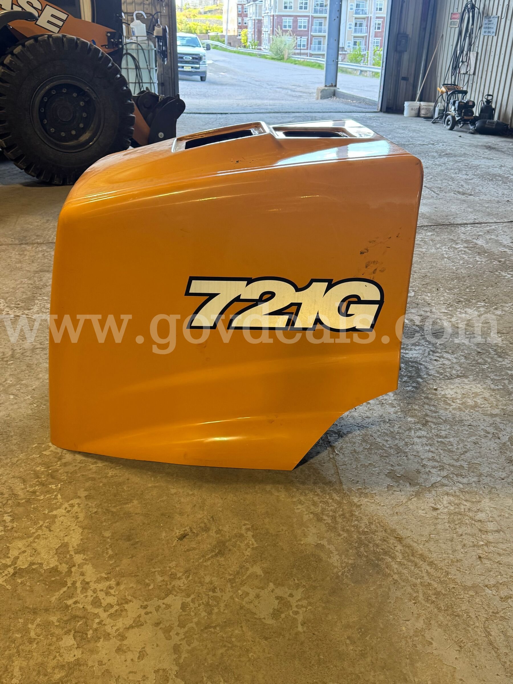 Case Loader 721G Hood only Case 721G Government Surplus Auction - Photo #5
