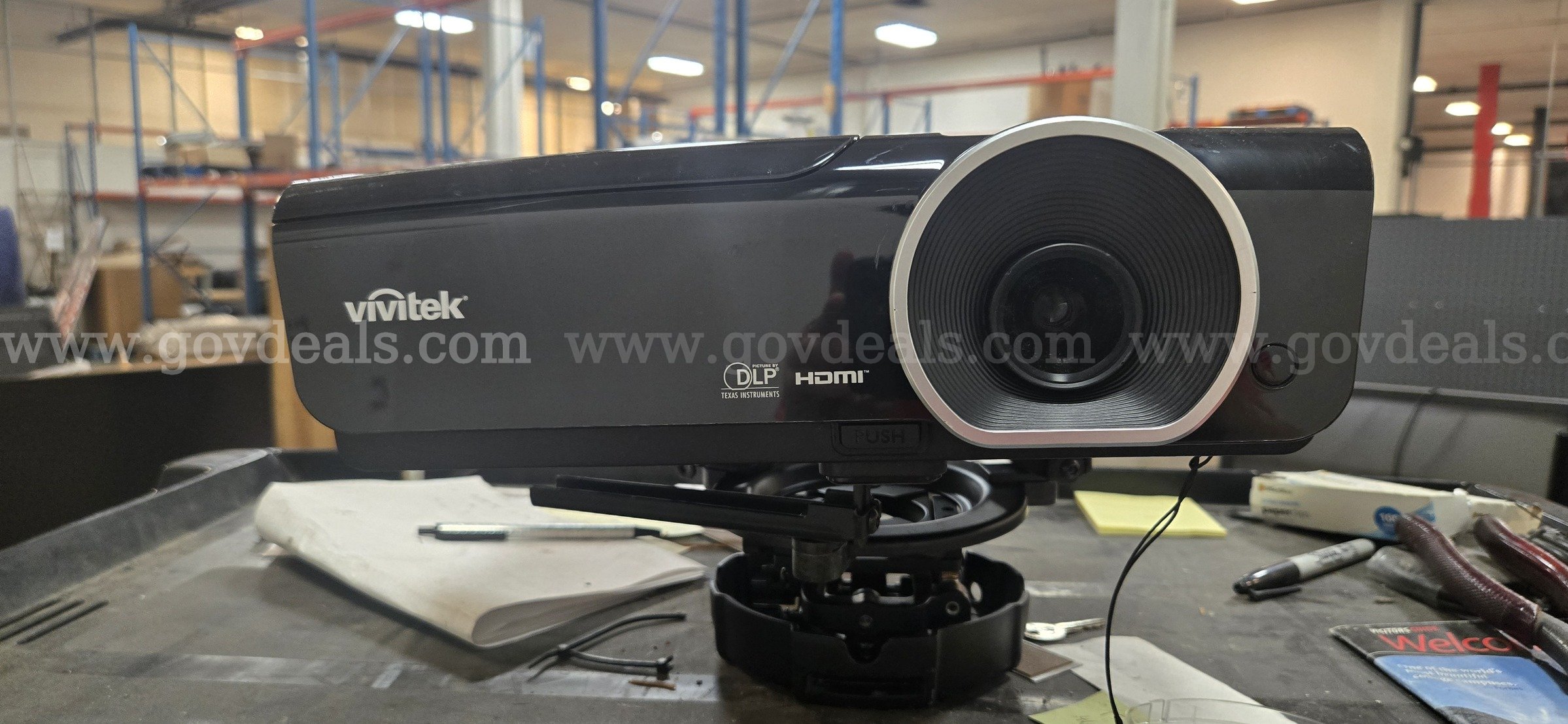 Vivitek D952HD projector Vivitek D952HD Government Surplus Auction - Photo #2