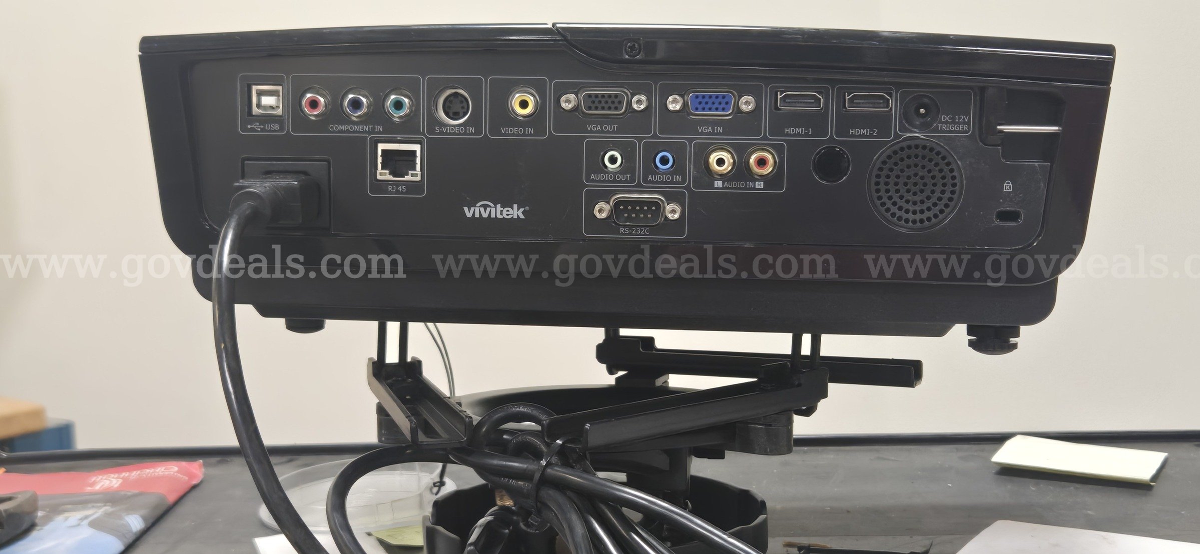 Vivitek D952HD projector Vivitek D952HD Government Surplus Auction - Photo #4
