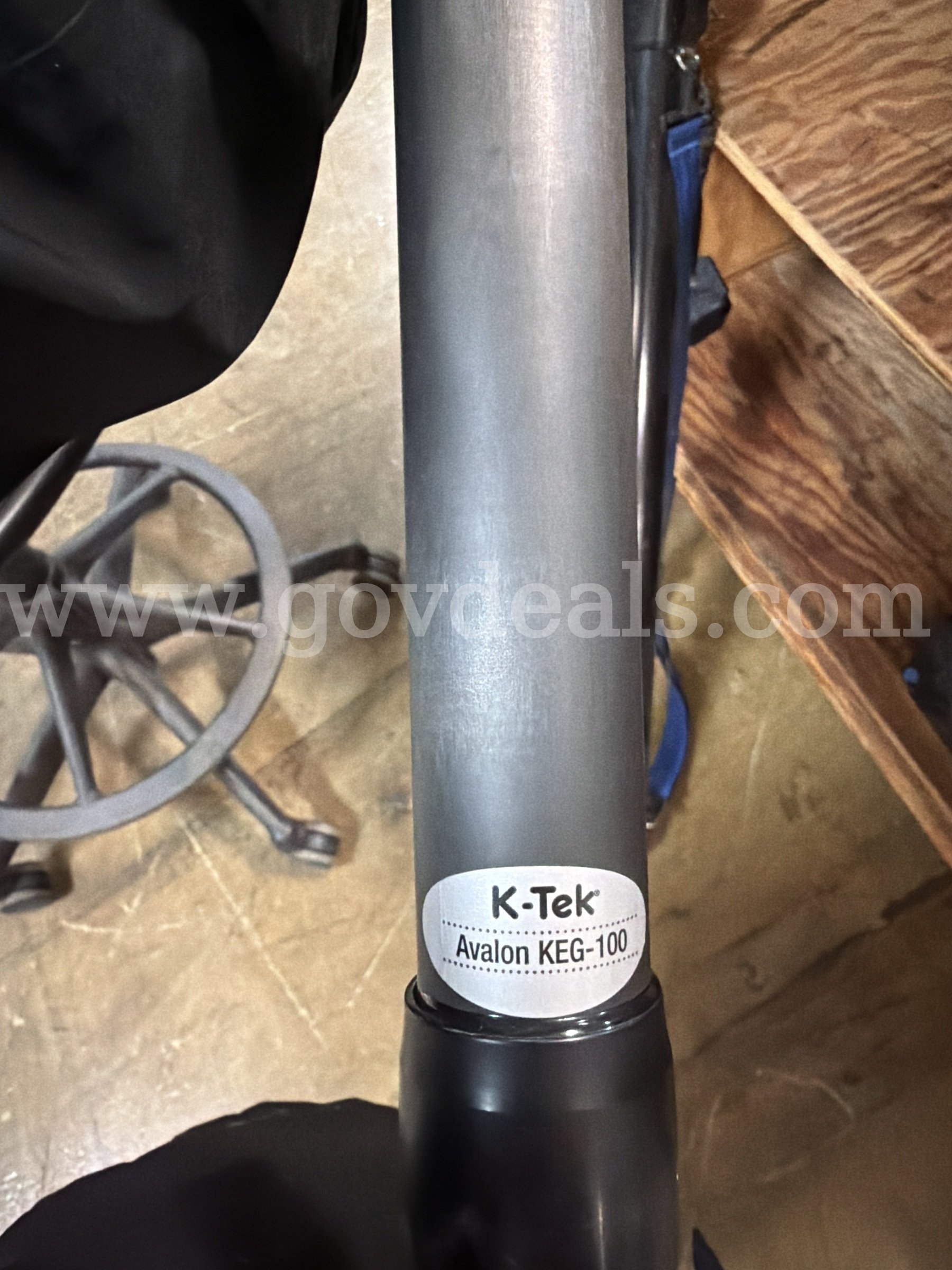 Alfa Case BoomTube and K-Tek Avalon Graphite BoomPole KEG-100 Case 100 Government Surplus Auction - Photo #3