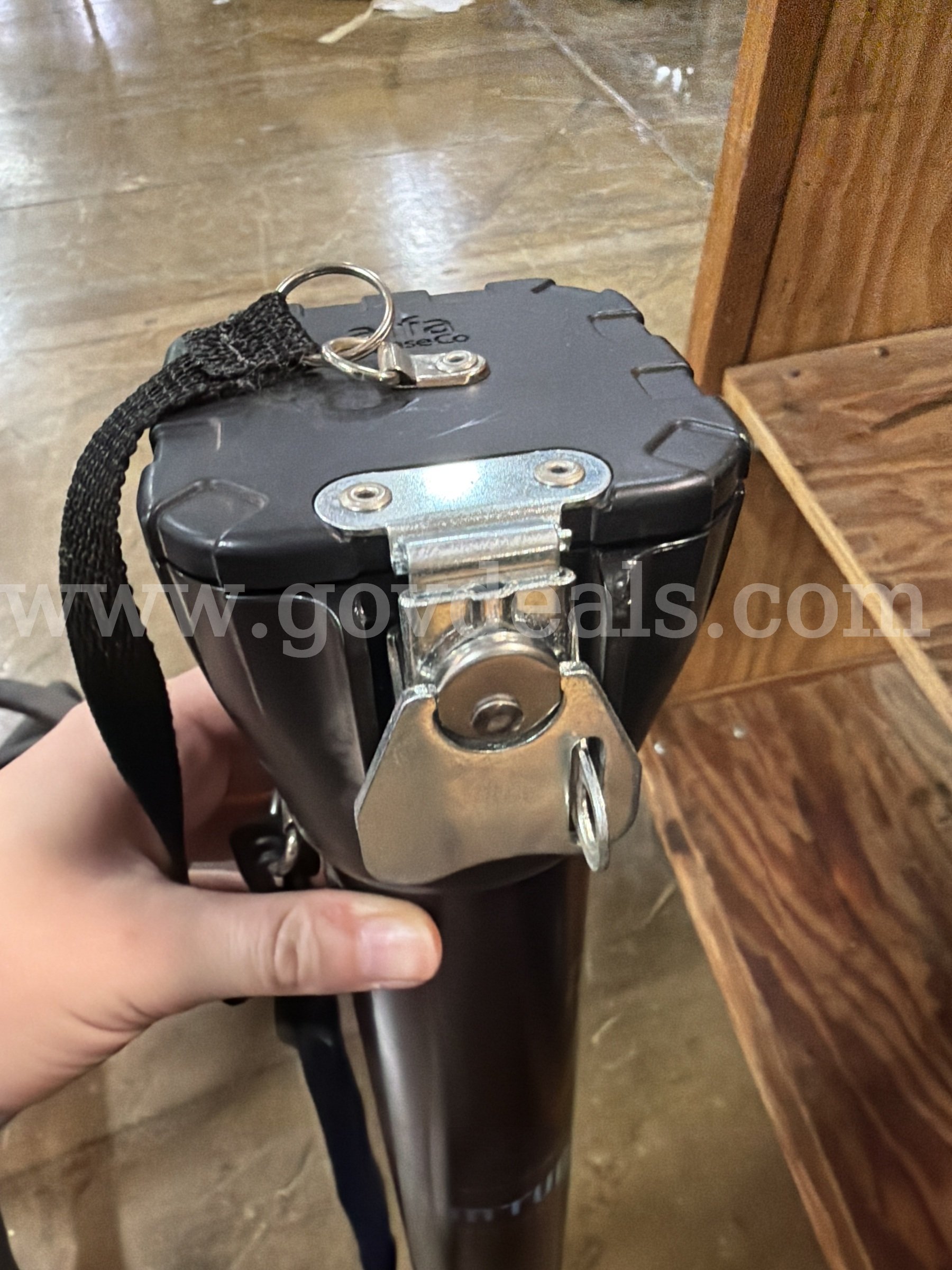 Alfa Case BoomTube and K-Tek Avalon Graphite BoomPole KEG-100 Case 100 Government Surplus Auction - Photo #6
