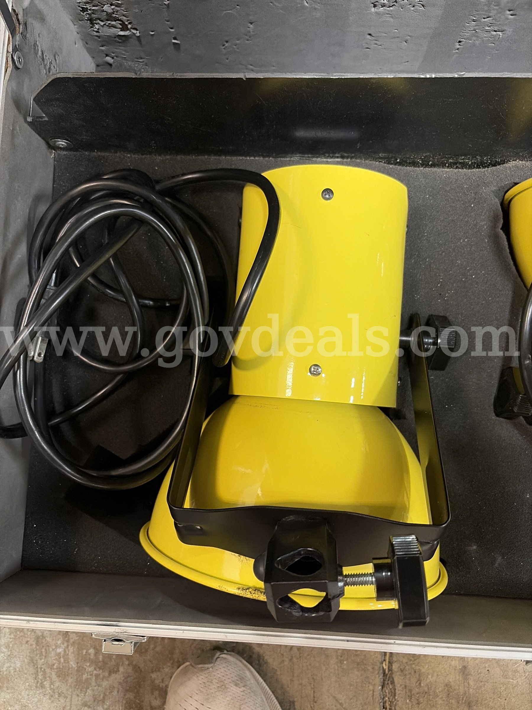 3 NRG Commercial Light Fixtures Case  Government Surplus Auction - Photo #3