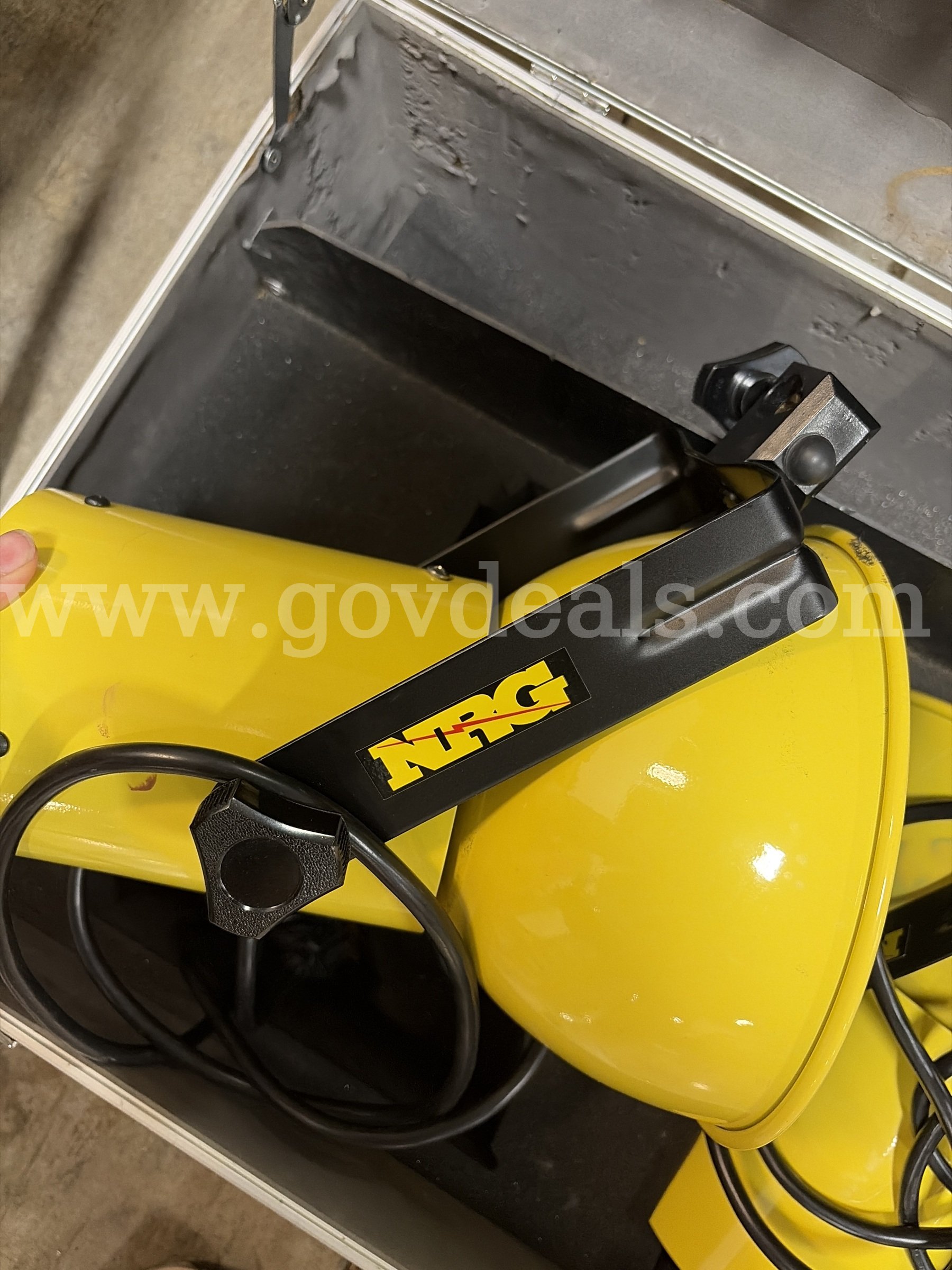 3 NRG Commercial Light Fixtures Case  Government Surplus Auction - Photo #5