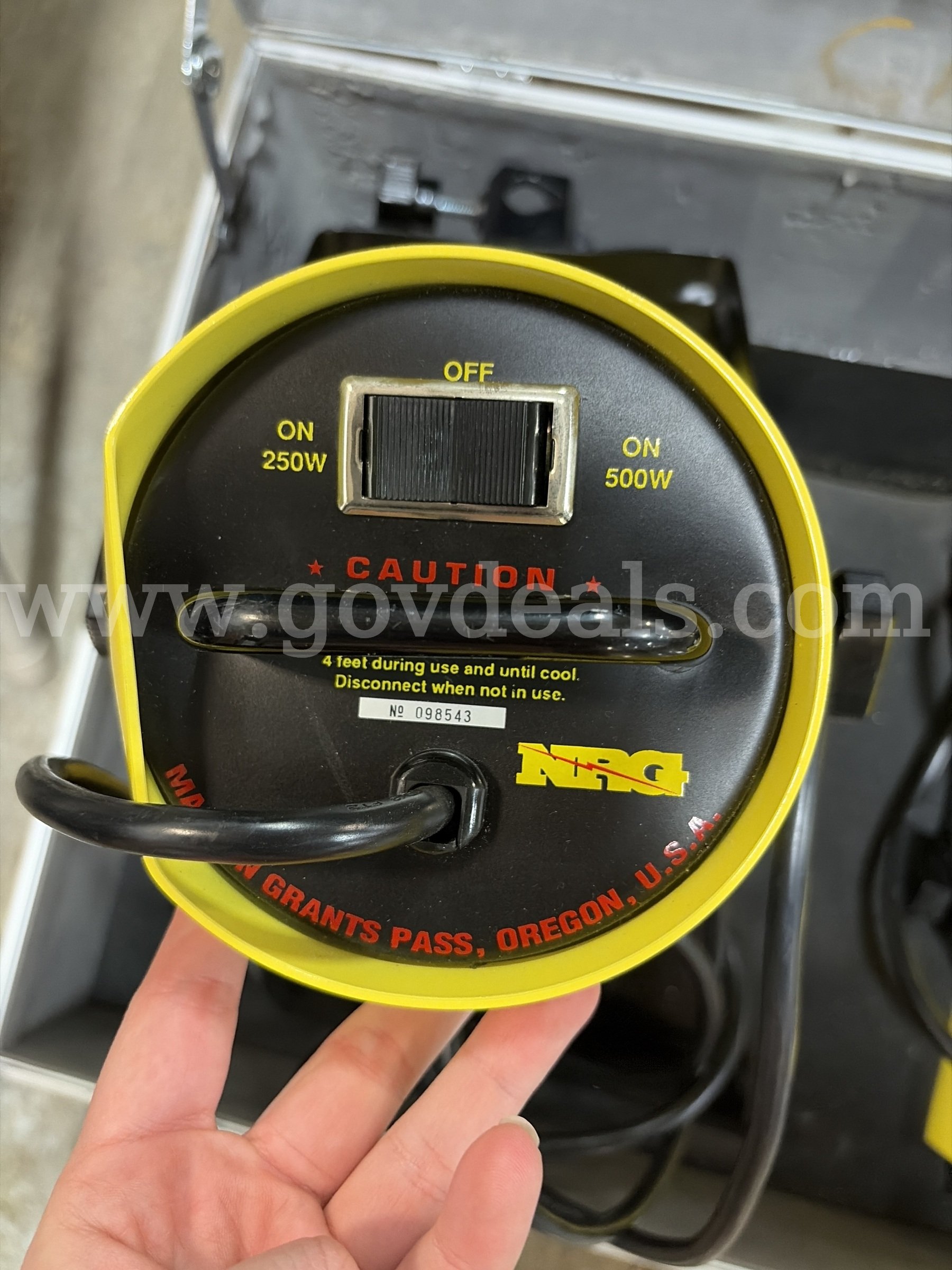3 NRG Commercial Light Fixtures Case  Government Surplus Auction - Photo #6