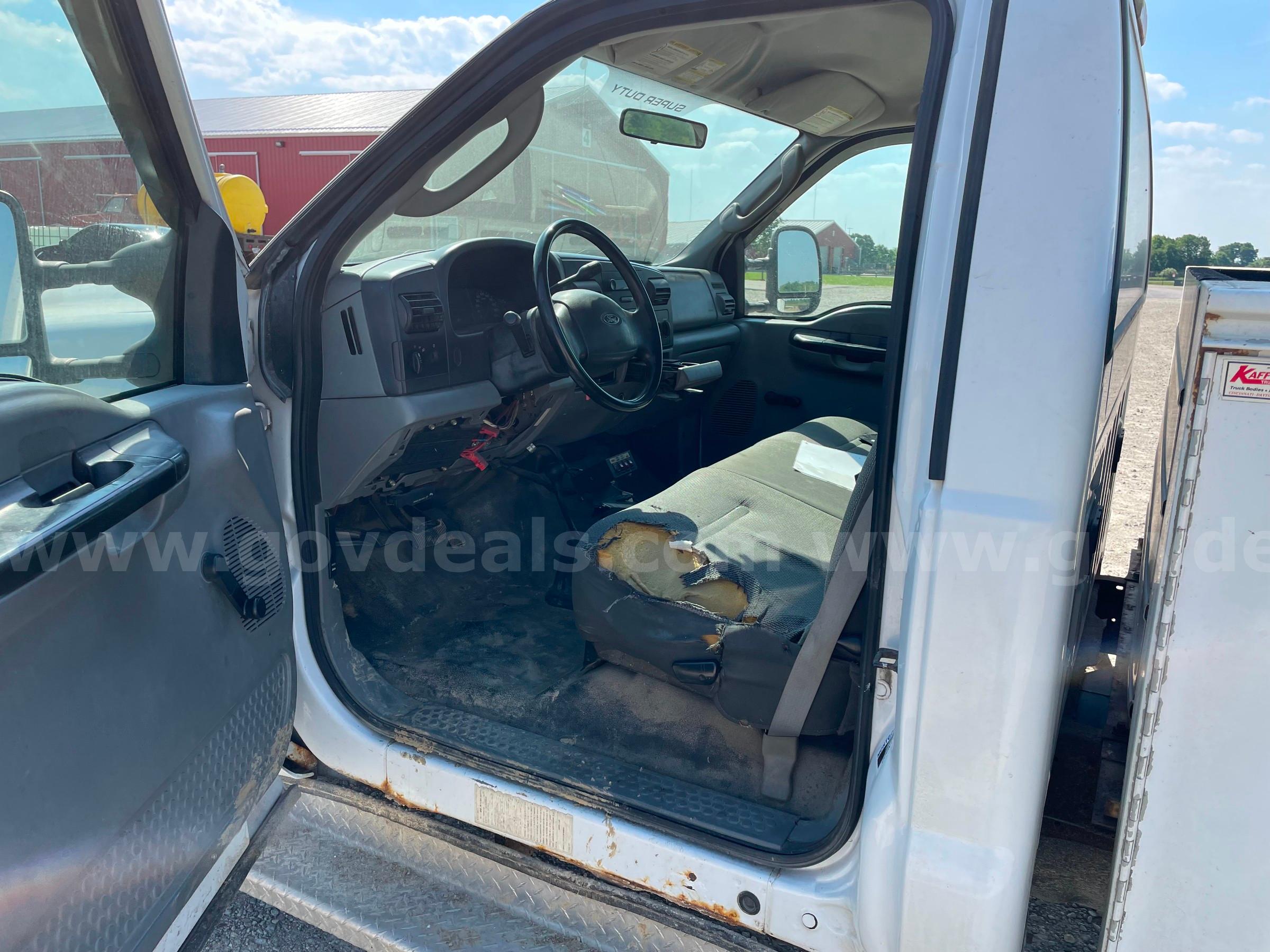 Ford F250 Work Truck Ford F250 F250 Government Surplus Auction - Photo #4