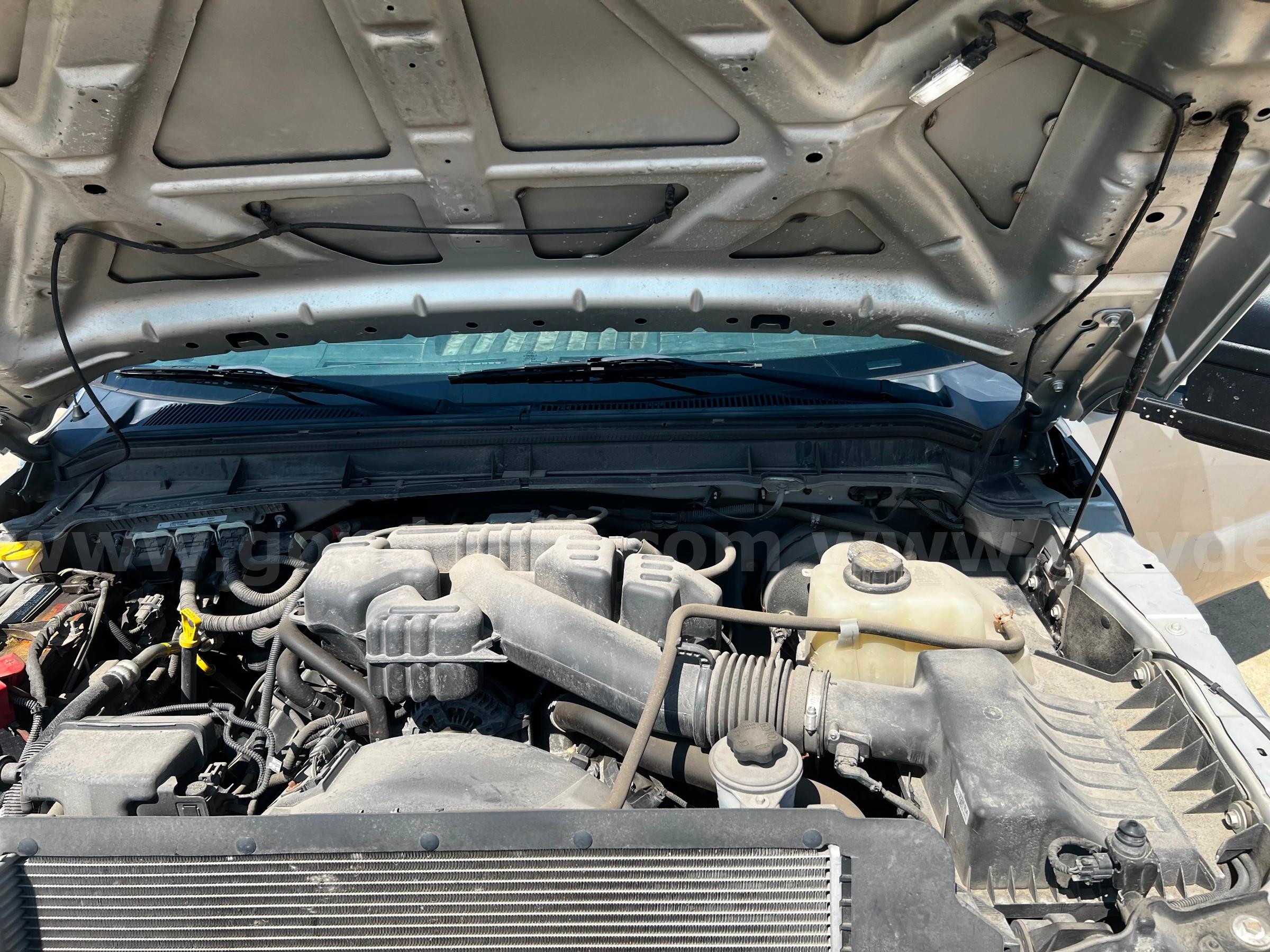 2016 Ford F-250 SD XL 4WD with Utility Box and Snow Plow Ford F-250 Government Surplus Auction - Photo #5