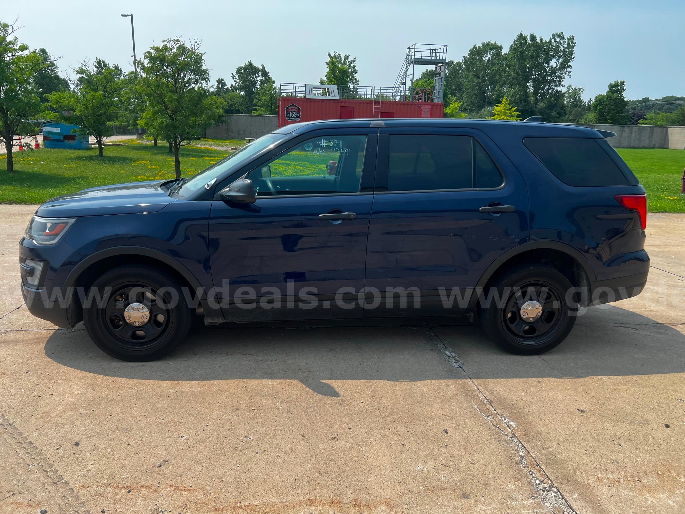 2018 Ford Explorer Interceptor Utility AWD Ford Explorer Government Surplus Auction - Photo #2