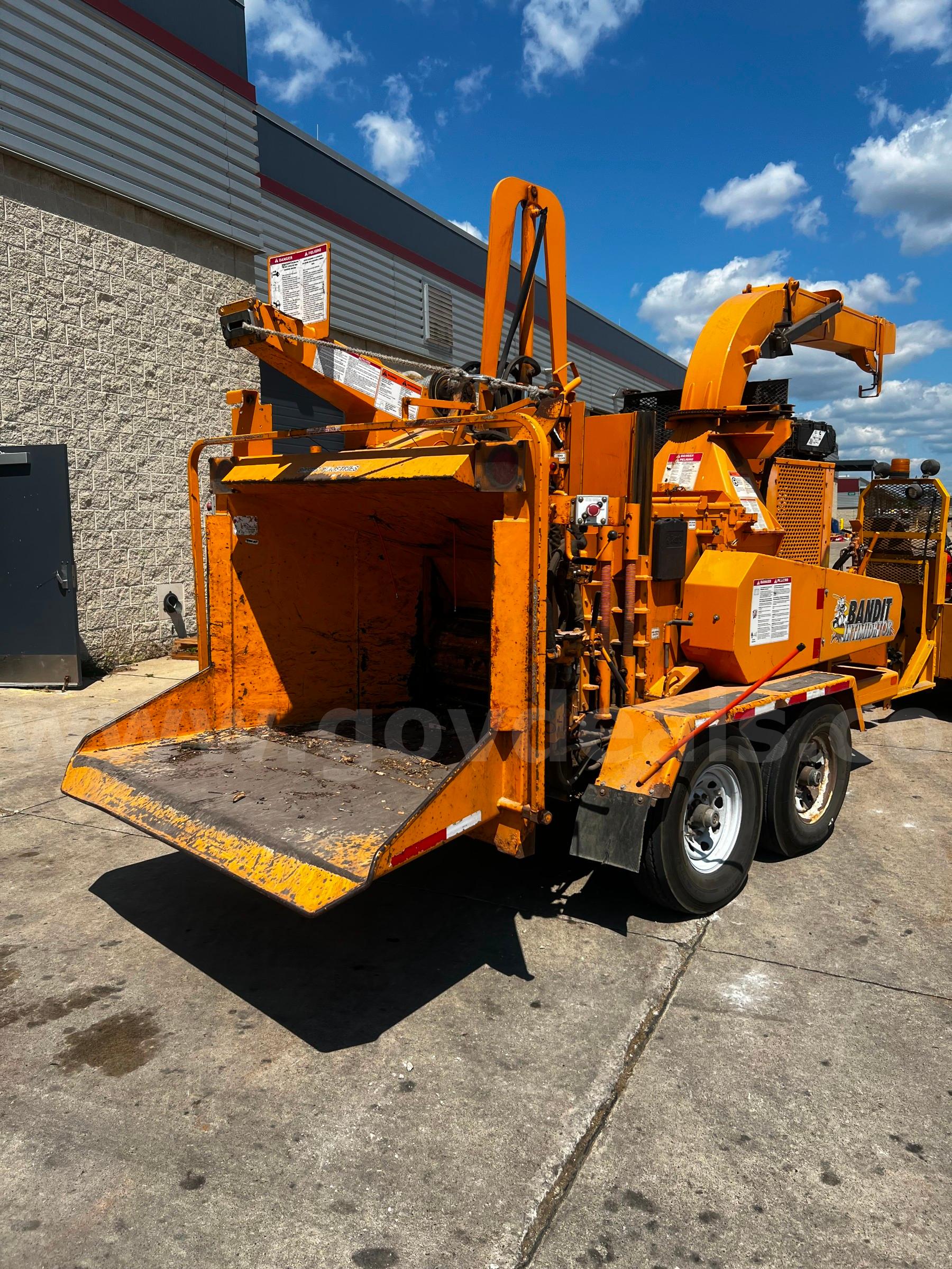2014 Bandit 1990 Chipper Bandit 1990 Government Surplus Auction - Photo #4