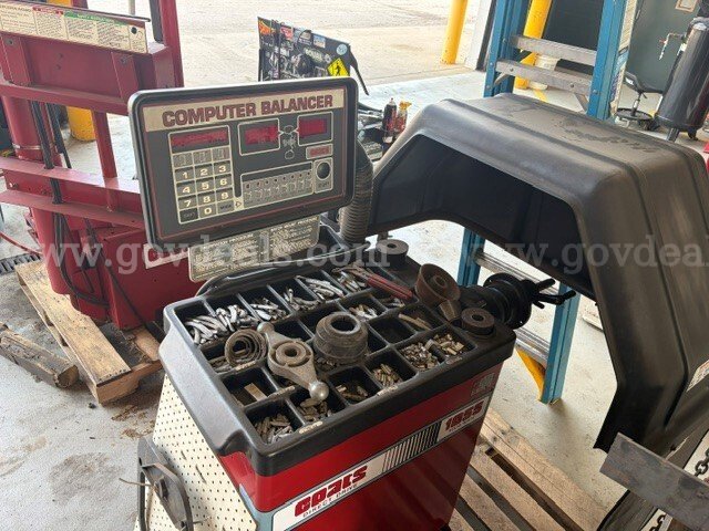 Coats Tire Balancer Coats 1055 Government Surplus Auction - Photo #2