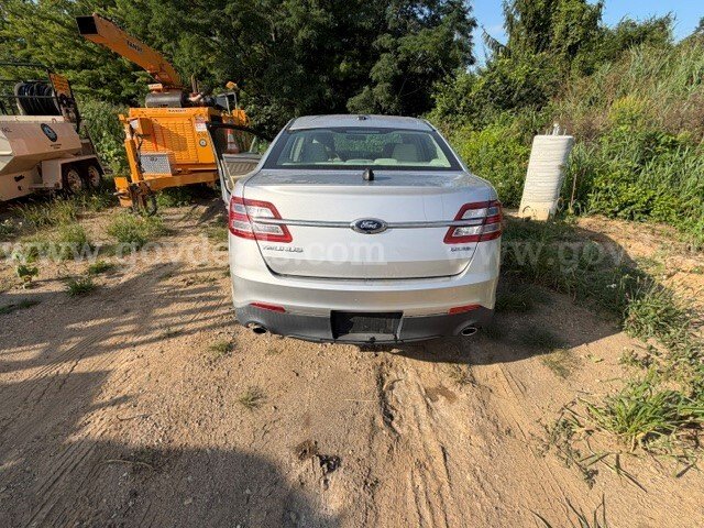 2016 Ford Taurus Ford Taurus Government Surplus Auction - Photo #4