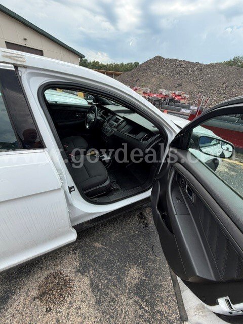 2019 Ford Taurus Ford Taurus Government Surplus Auction - Photo #6