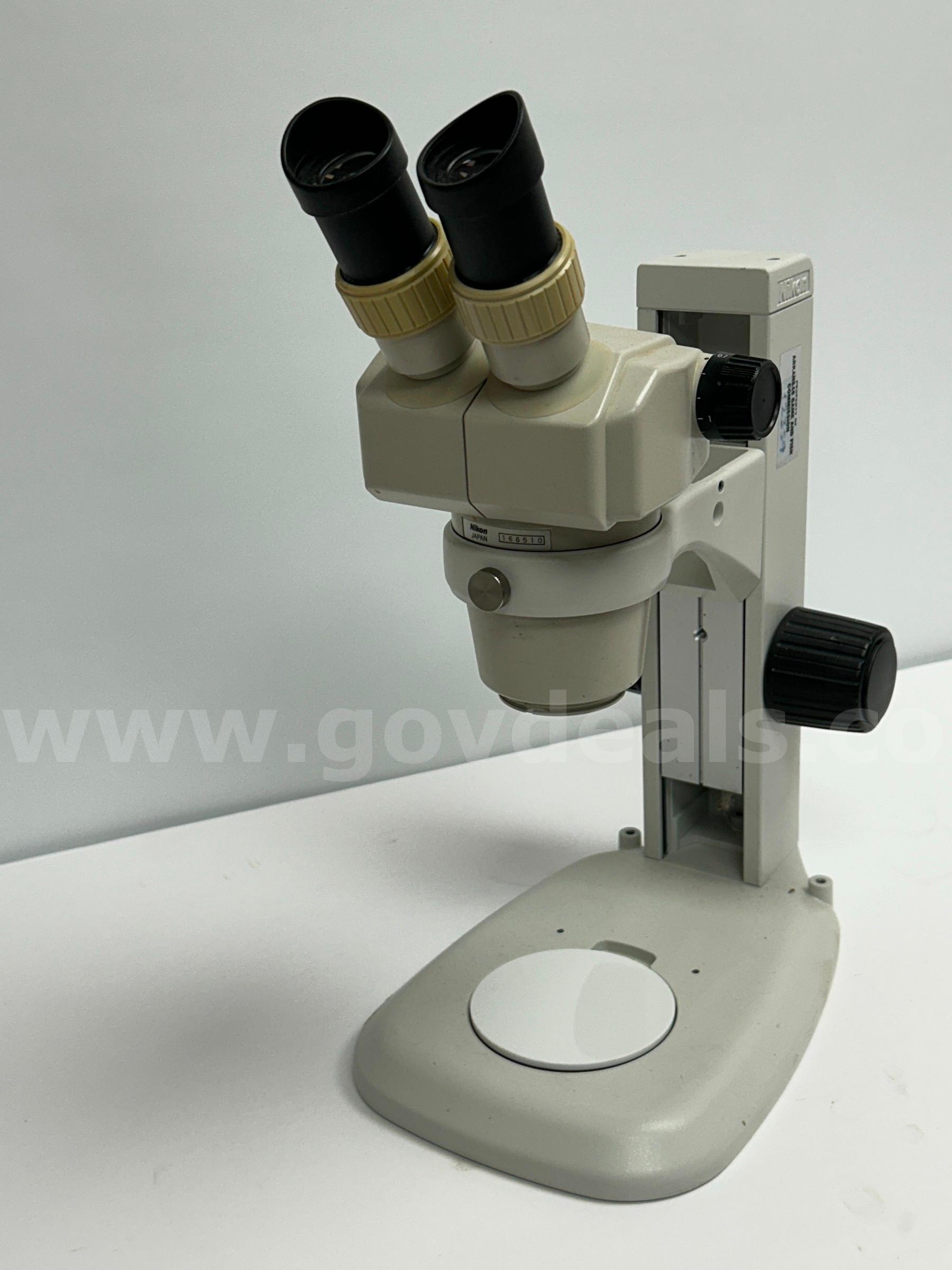 Nikon Binocular Stereo Zoom Microscope with Heavy-Duty Track Stand Nikon  Government Surplus Auction - Photo #4