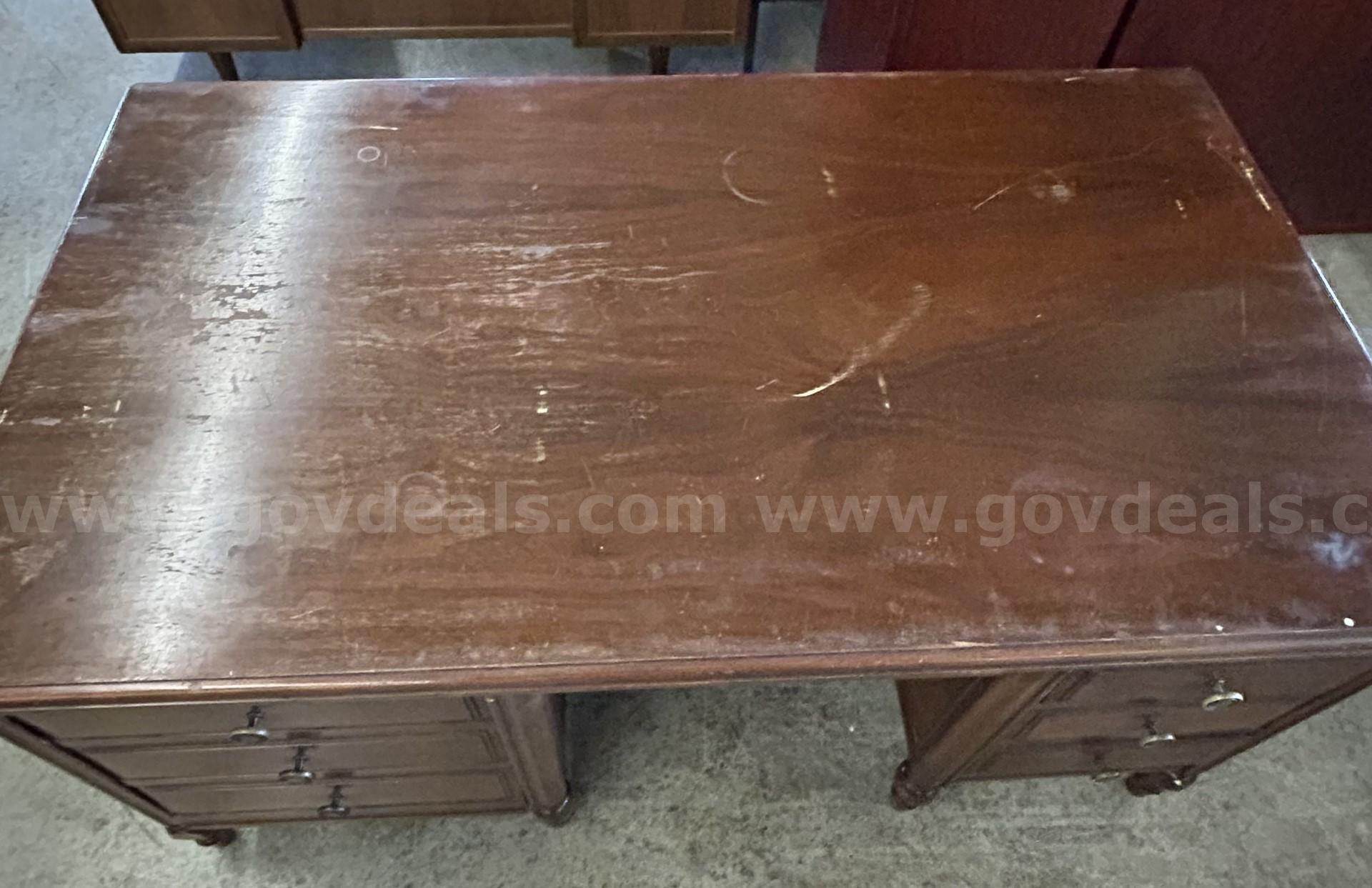 Brown Wooden Desk   Government Surplus Auction - Photo #2