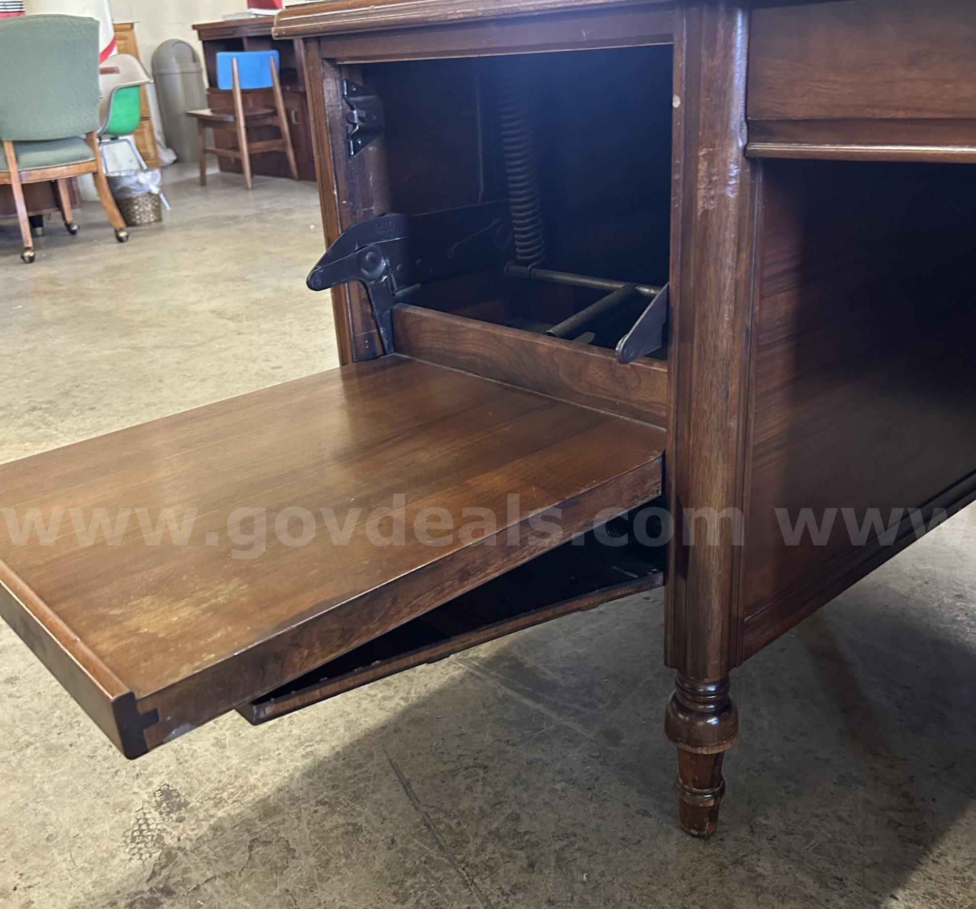 Brown Wooden Desk   Government Surplus Auction - Photo #6