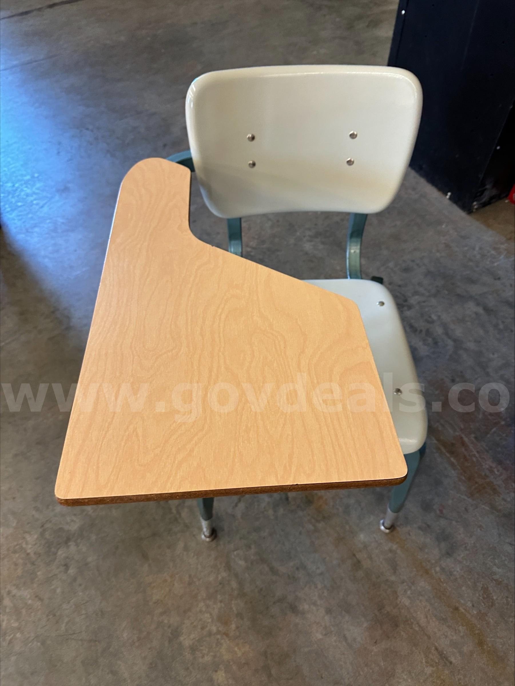 Desk Chair   Government Surplus Auction - Primary Photo