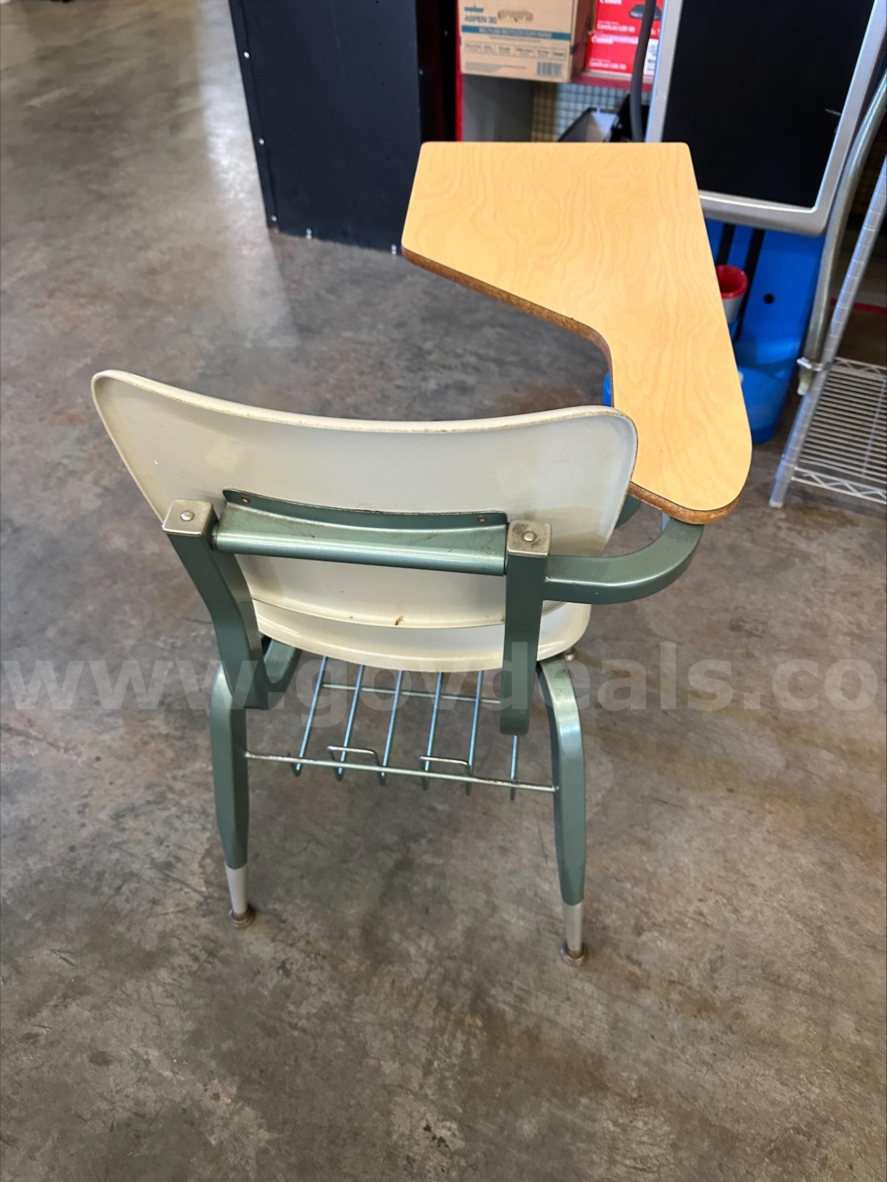 Desk Chair   Government Surplus Auction - Photo #2