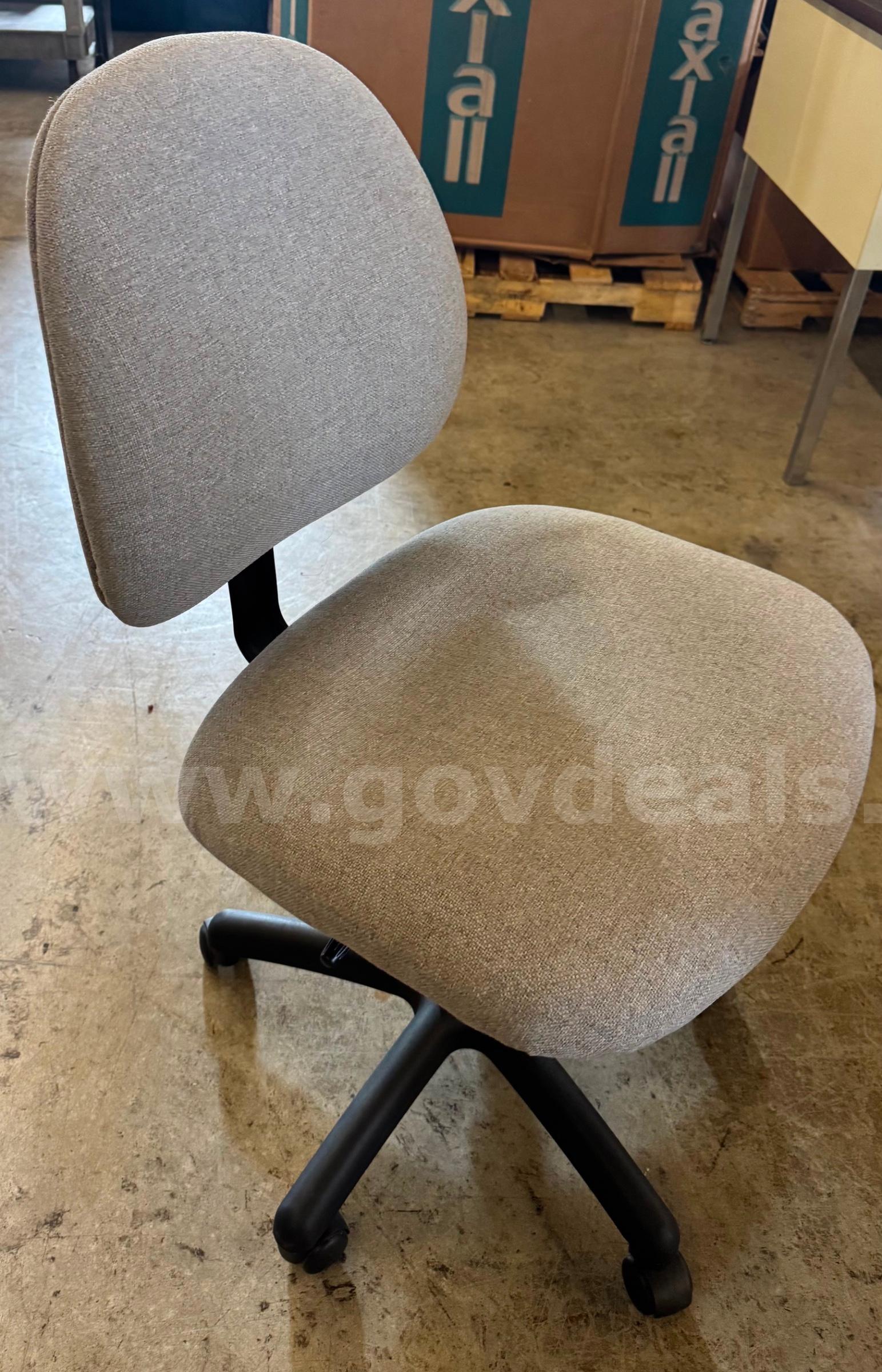 Grey Rolling Chair   Government Surplus Auction - Photo #2