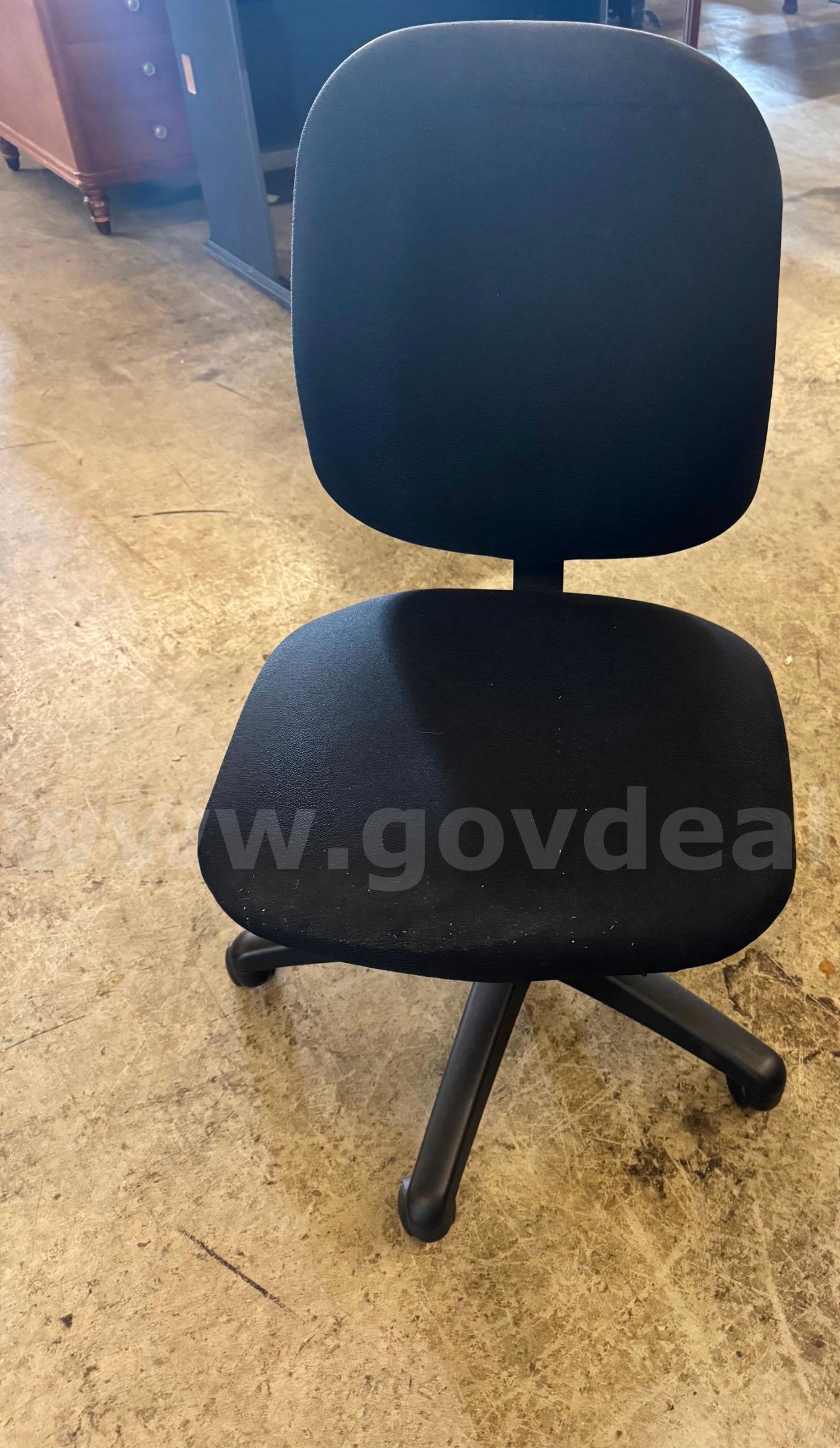 Black Rolling Chair   Government Surplus Auction - Photo #2