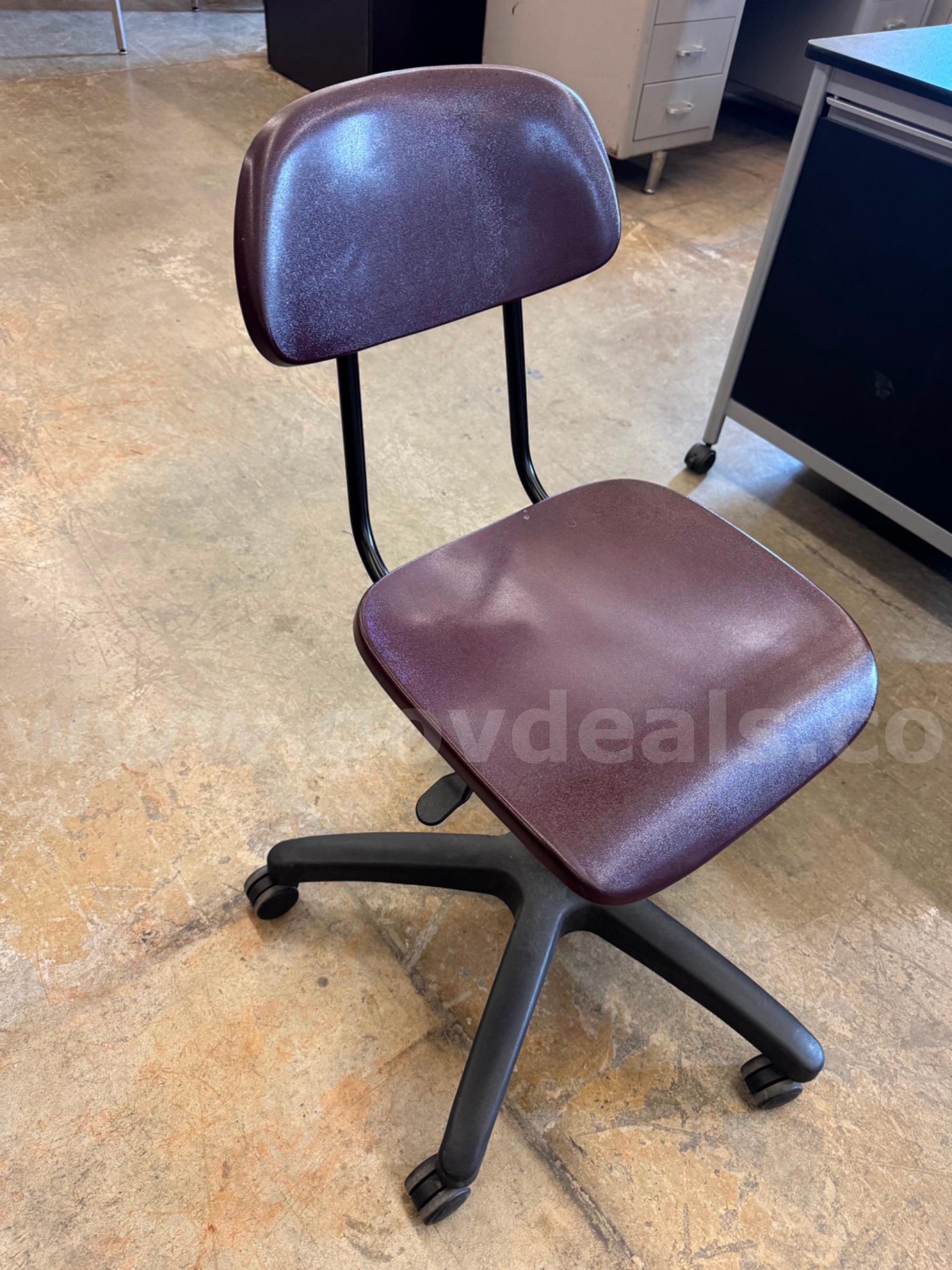 Purple Rolling Chair   Government Surplus Auction - Photo #2