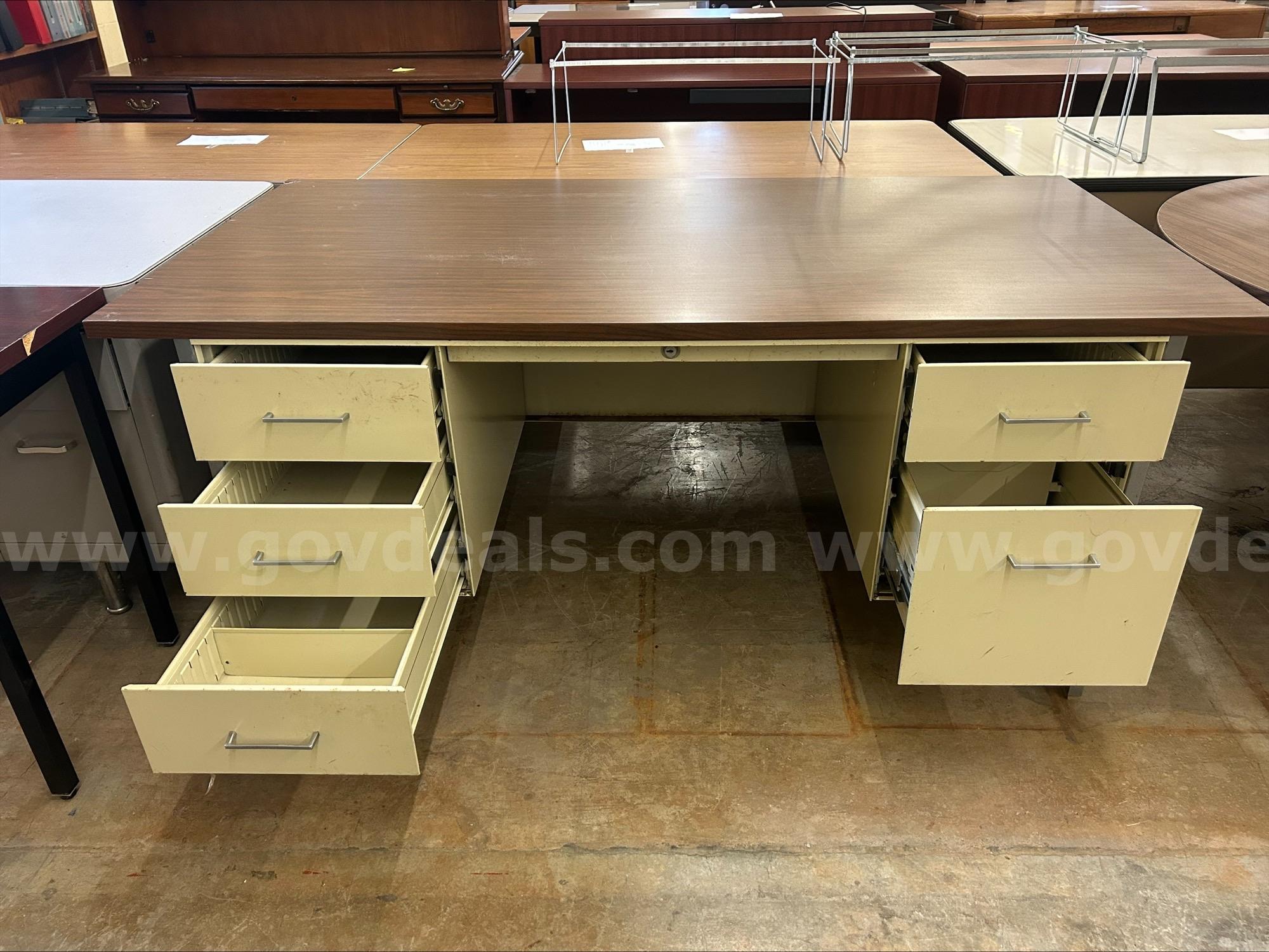 Brown Top Storage Desk   Government Surplus Auction - Photo #2