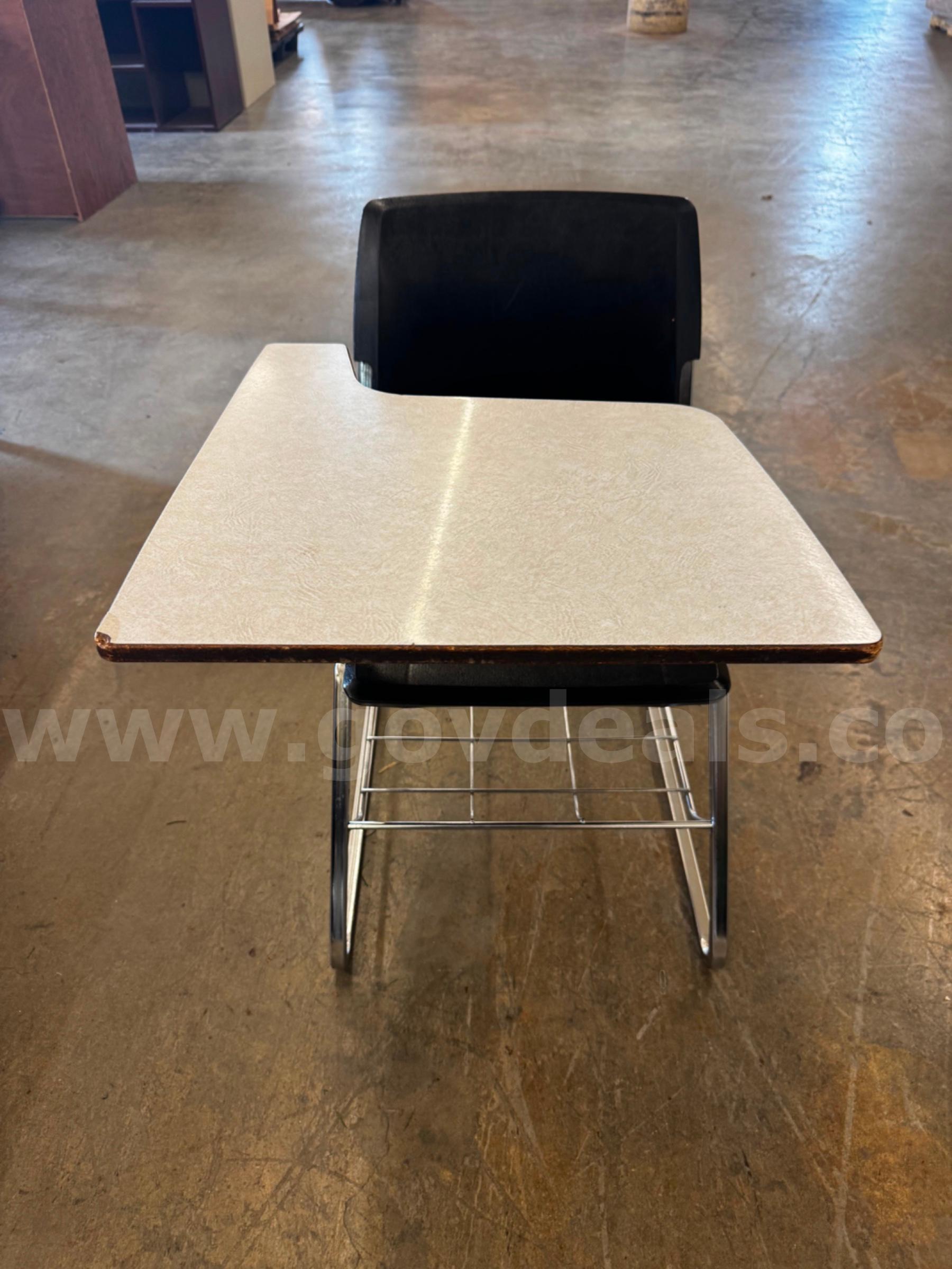 A Lot of 3 Chair Desk   Government Surplus Auction - Photo #2