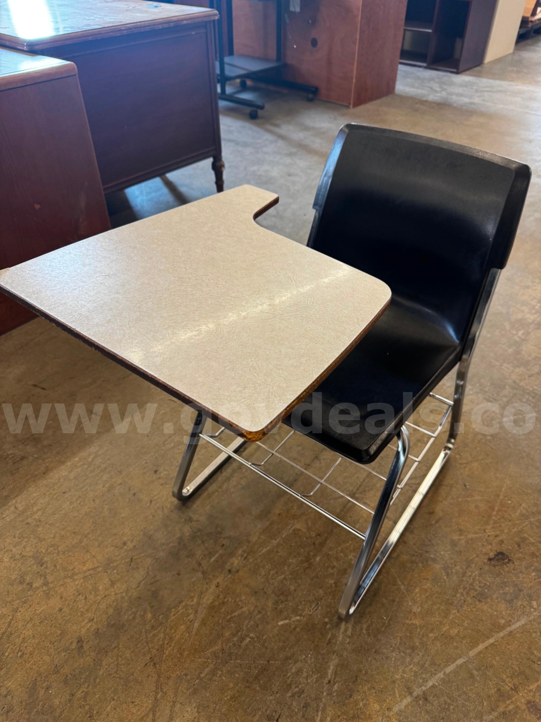 A Lot of 3 Chair Desk   Government Surplus Auction - Photo #3