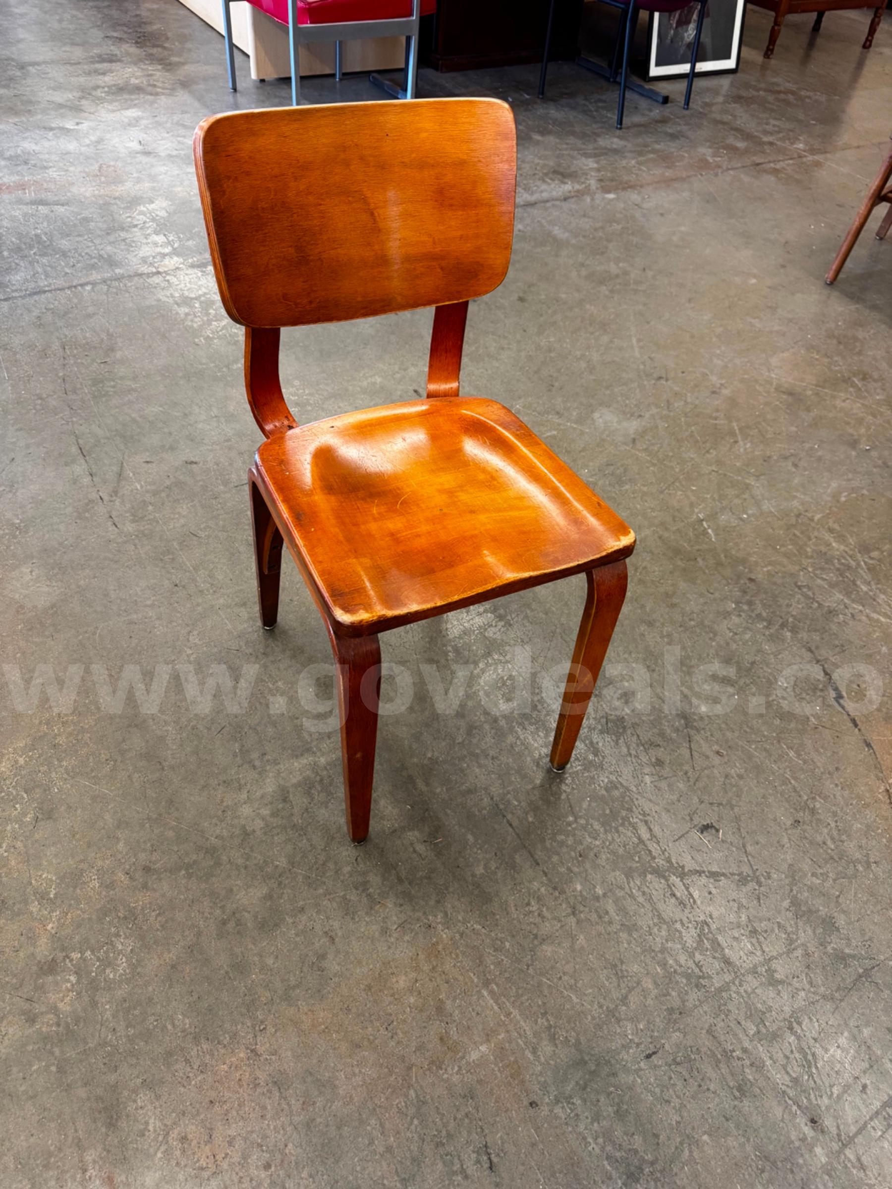Small Wooden Chair   Government Surplus Auction - Photo #2