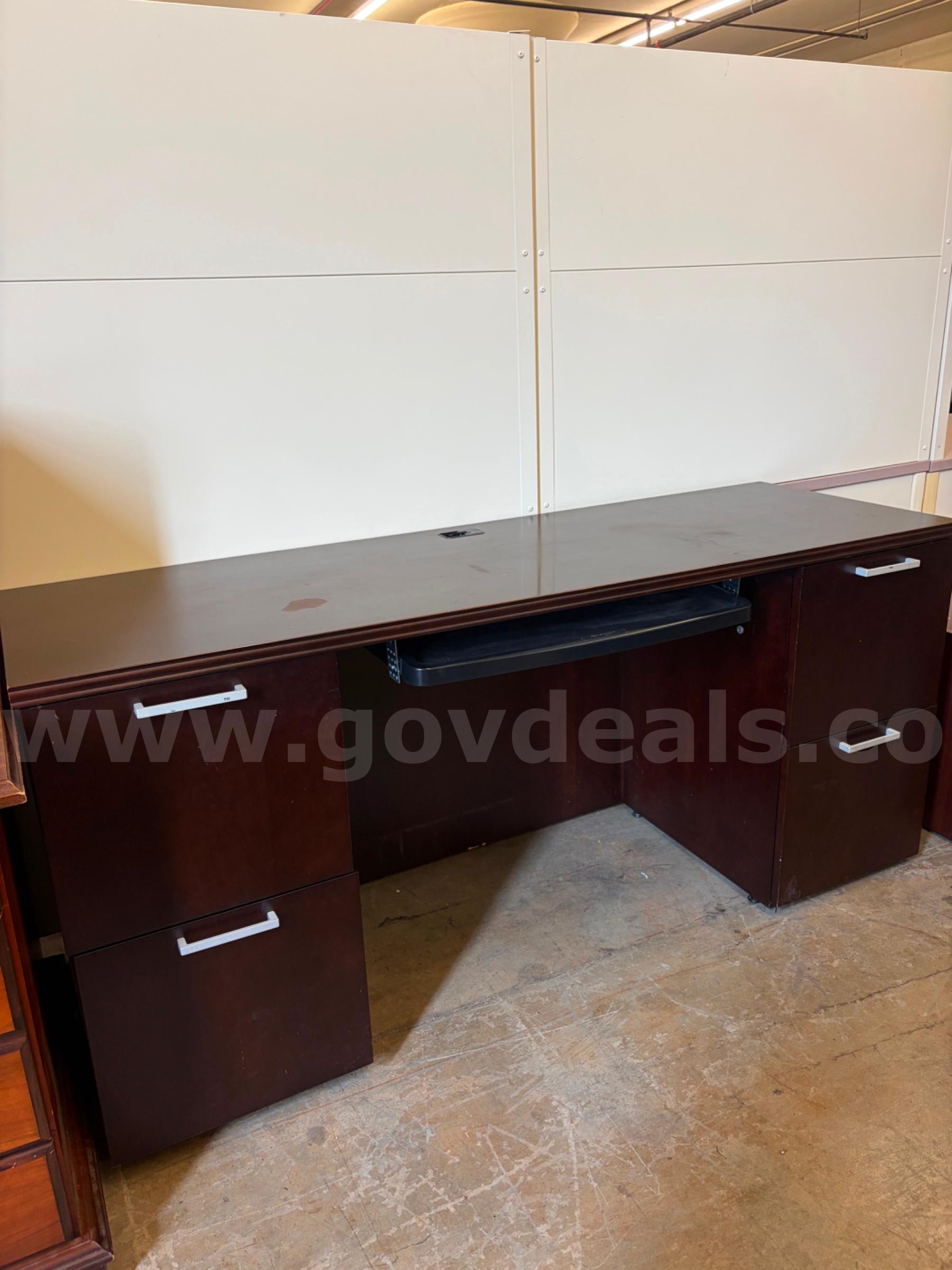 Kensington Desk Kensington K60004D Government Surplus Auction - Primary Photo