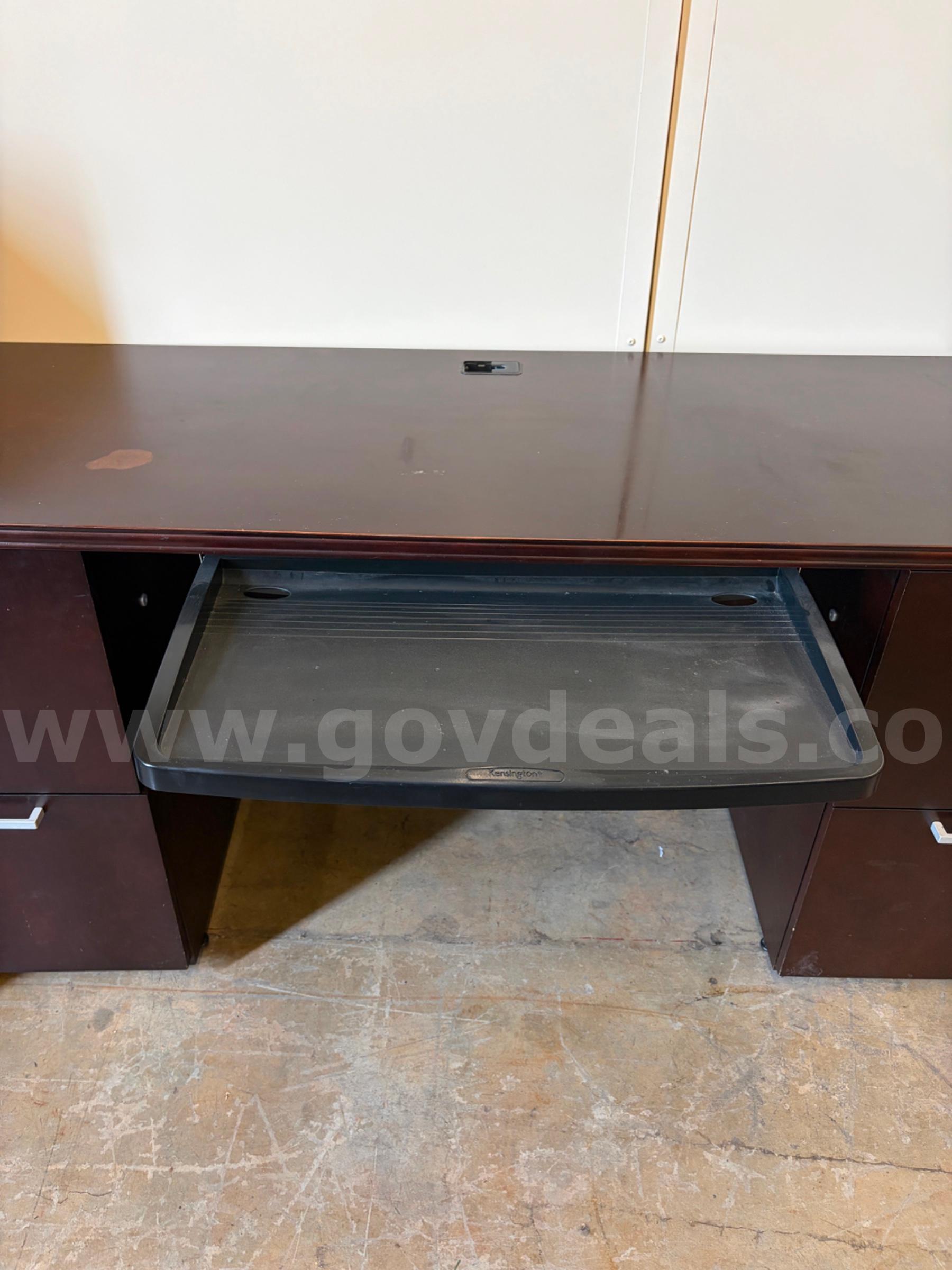 Kensington Desk Kensington K60004D Government Surplus Auction - Photo #2