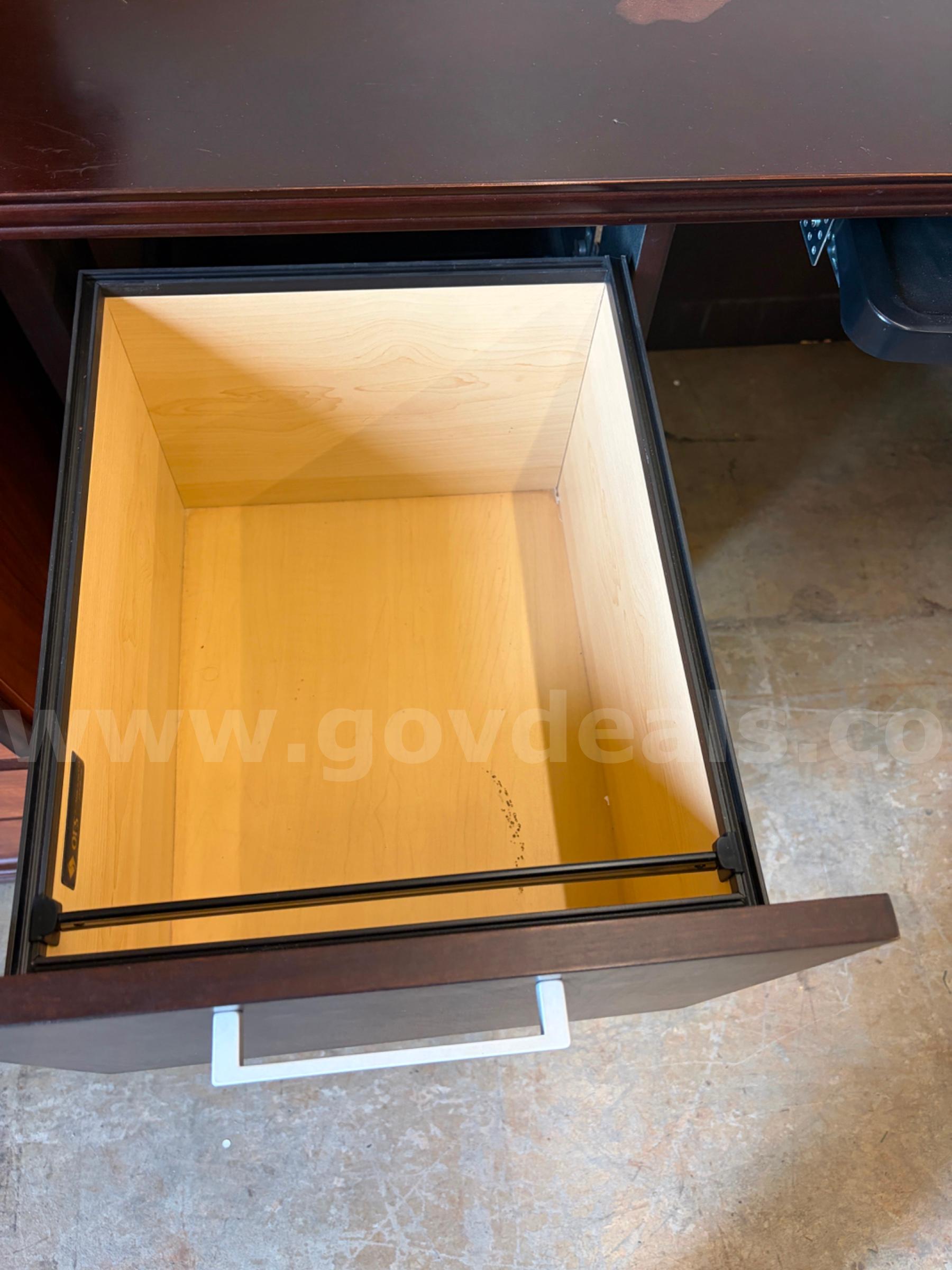 Kensington Desk Kensington K60004D Government Surplus Auction - Photo #3