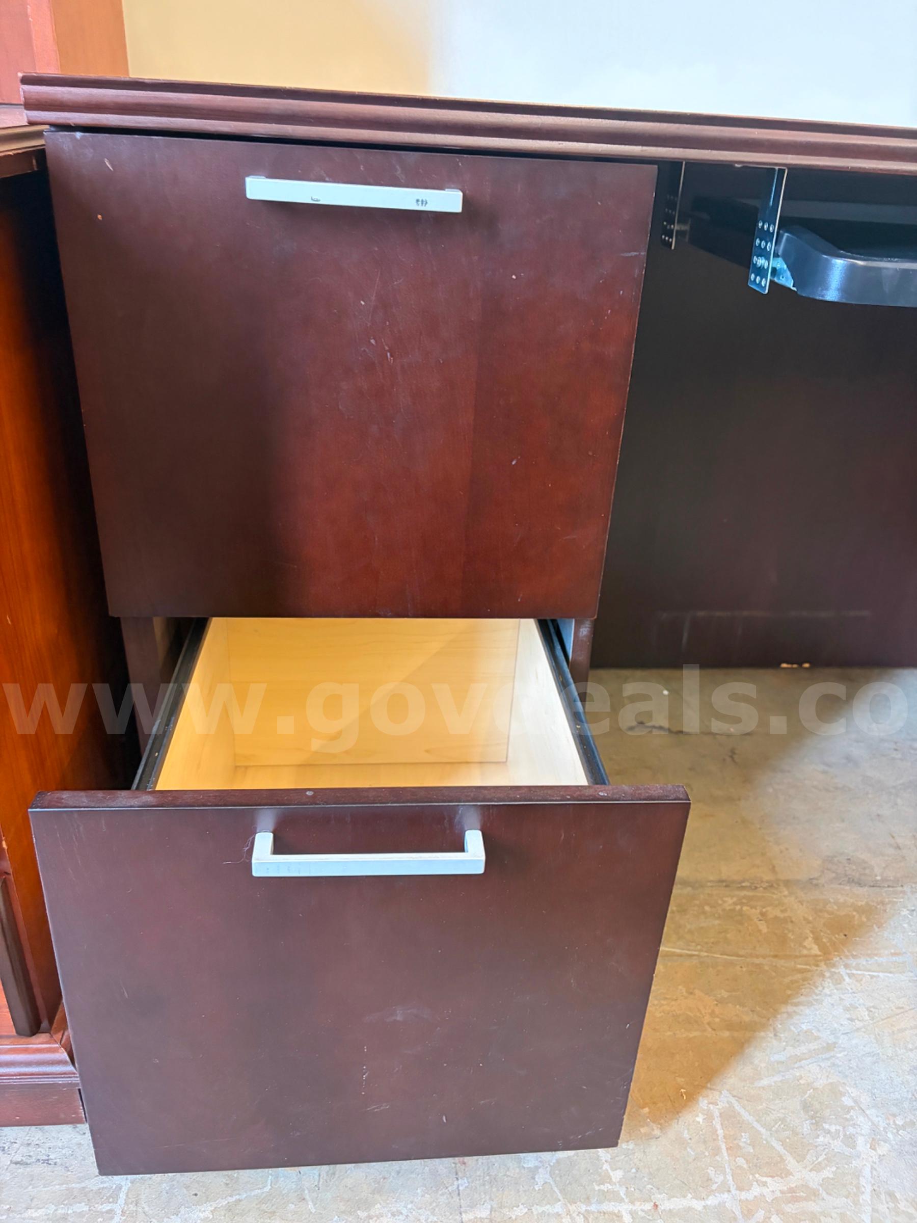 Kensington Desk Kensington K60004D Government Surplus Auction - Photo #4