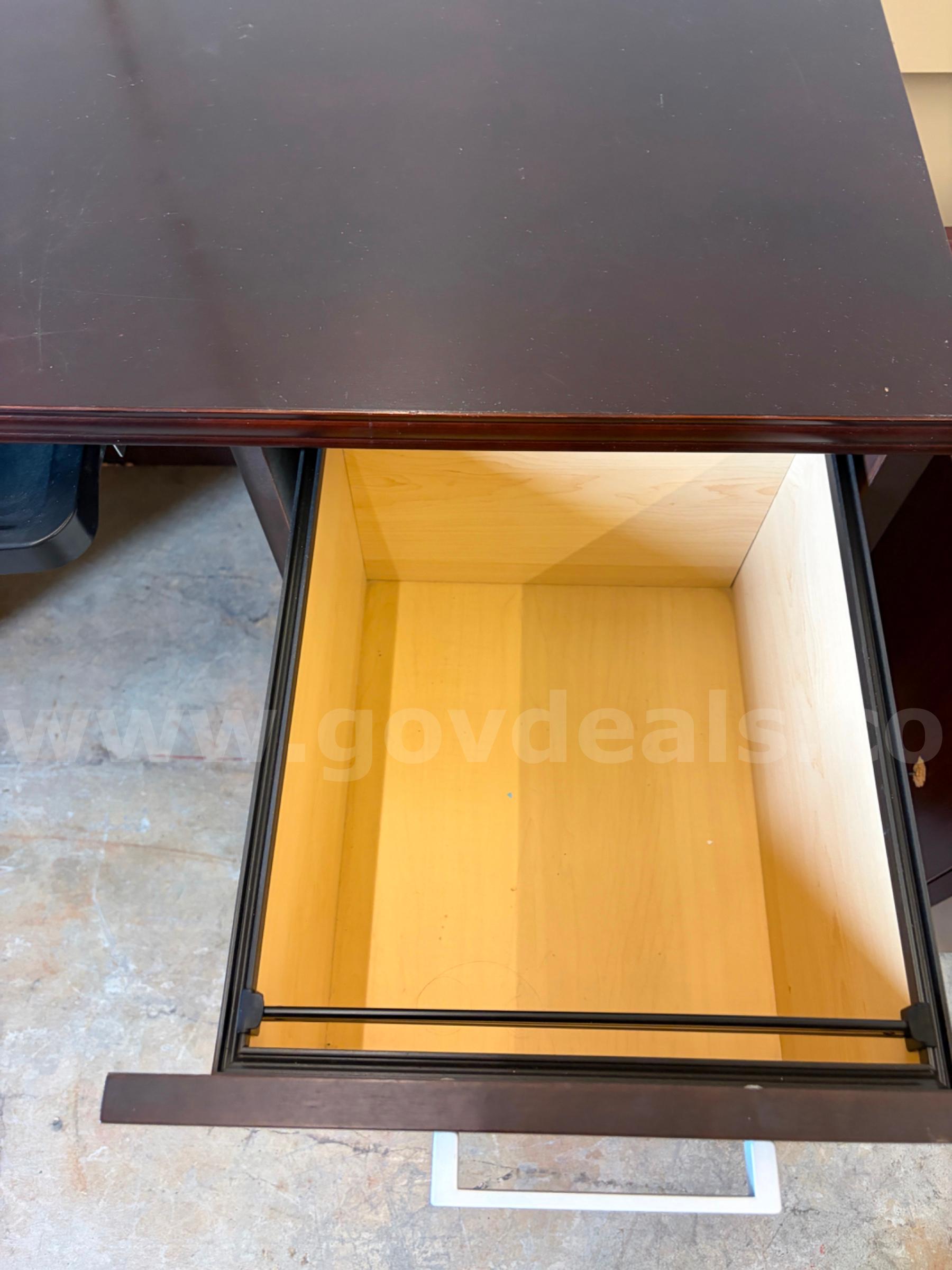 Kensington Desk Kensington K60004D Government Surplus Auction - Photo #5