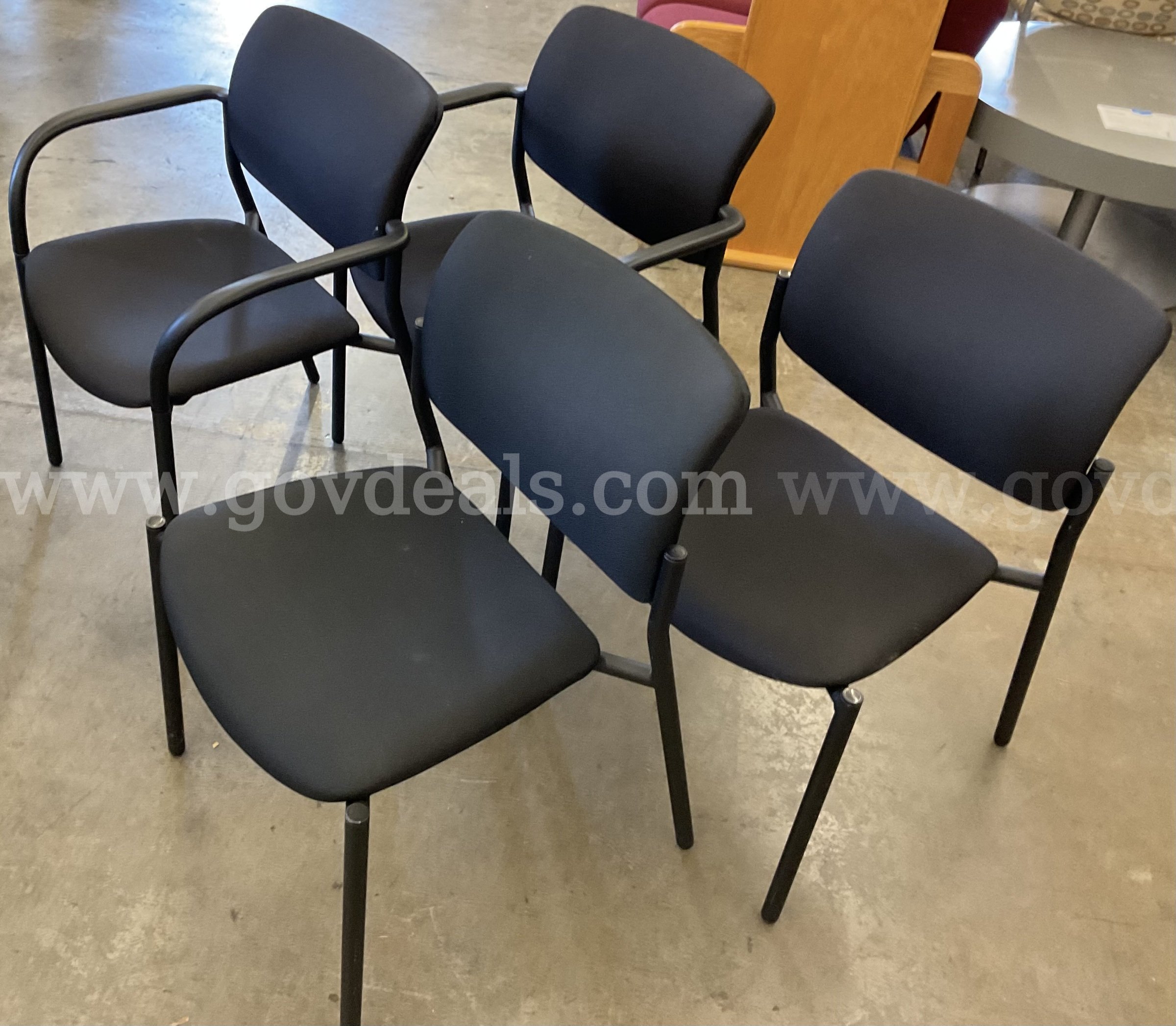 A lot of 4 Black Desk Chairs   Government Surplus Auction - Photo #3