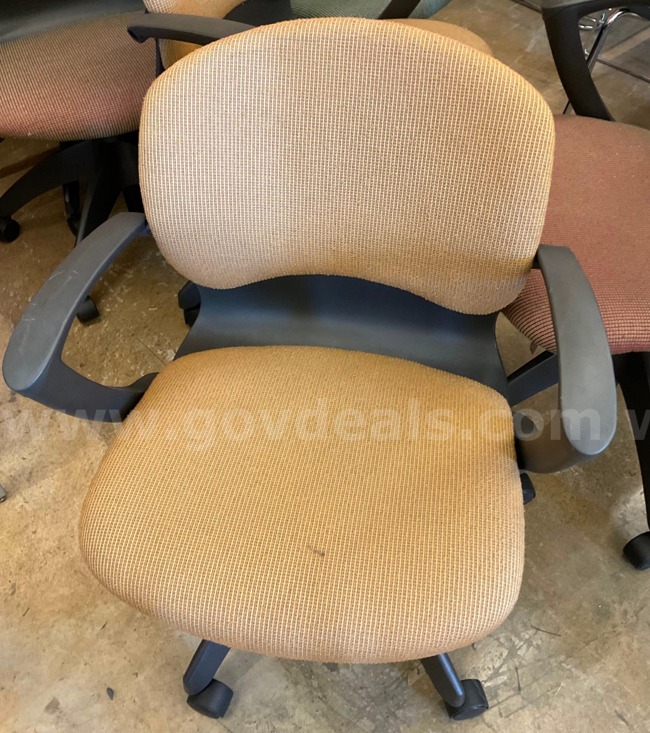 Lot of 7 rolling chairs   Government Surplus Auction - Photo #2
