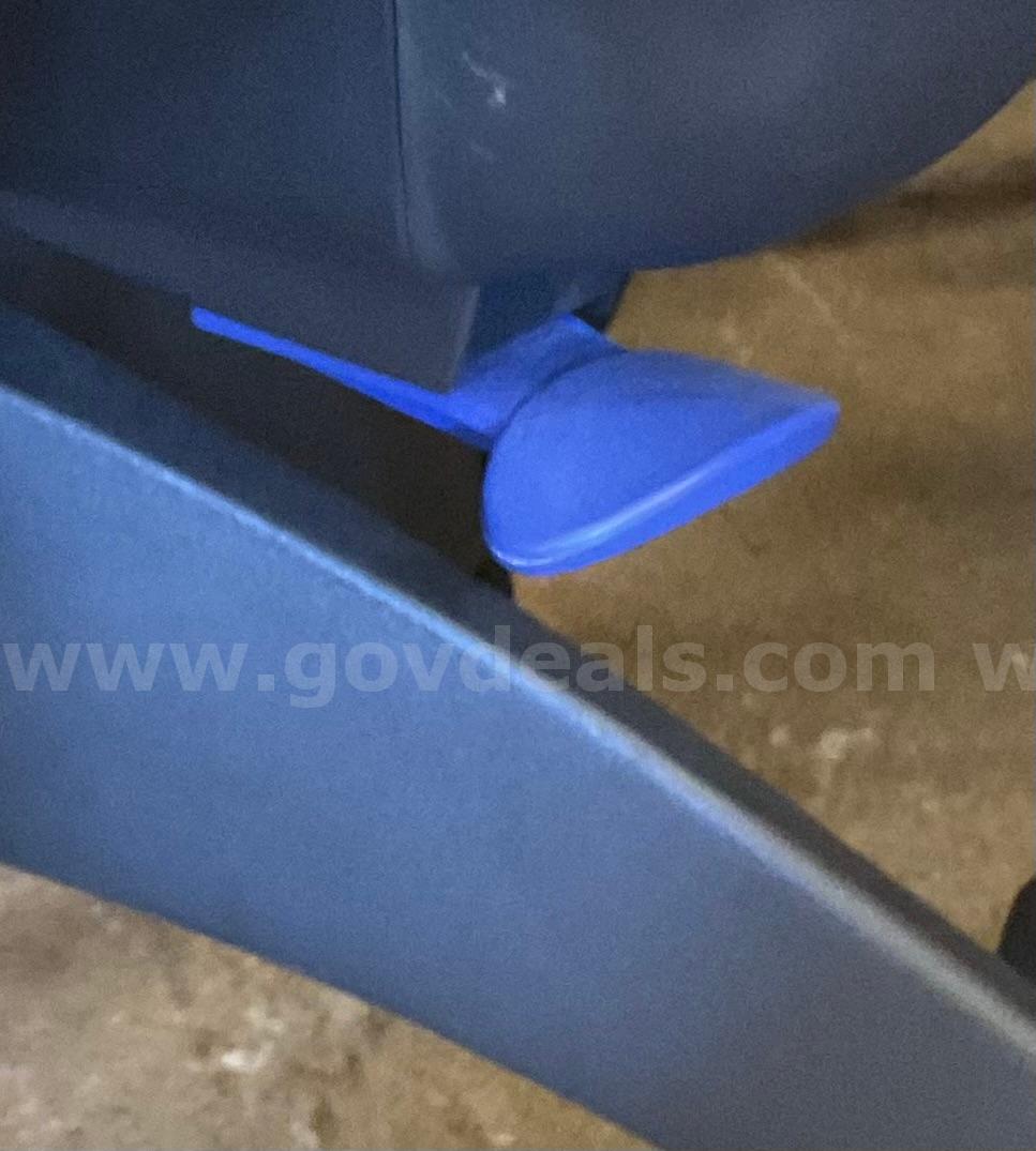 Lot of 7 rolling chairs   Government Surplus Auction - Photo #3