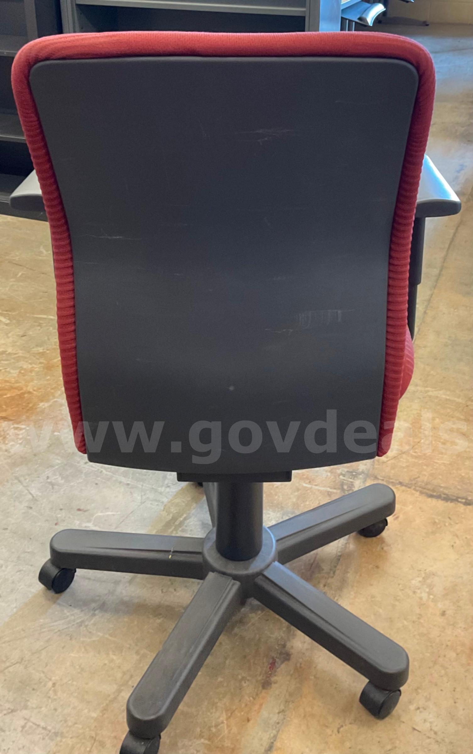 Red rolling chair   Government Surplus Auction - Photo #2