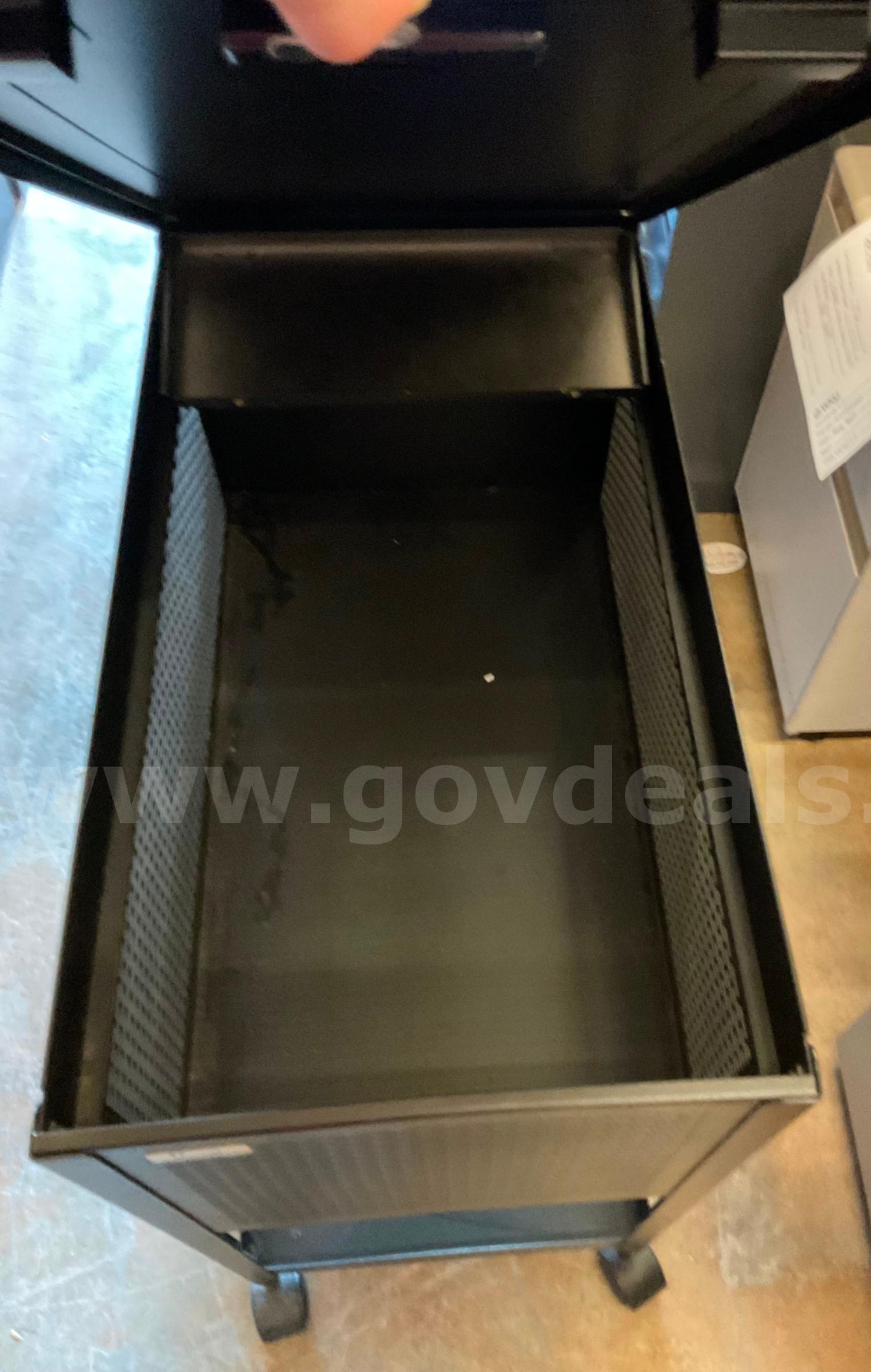 Lot of 2 black filing cabinets Vertiflex products  Government Surplus Auction - Photo #3