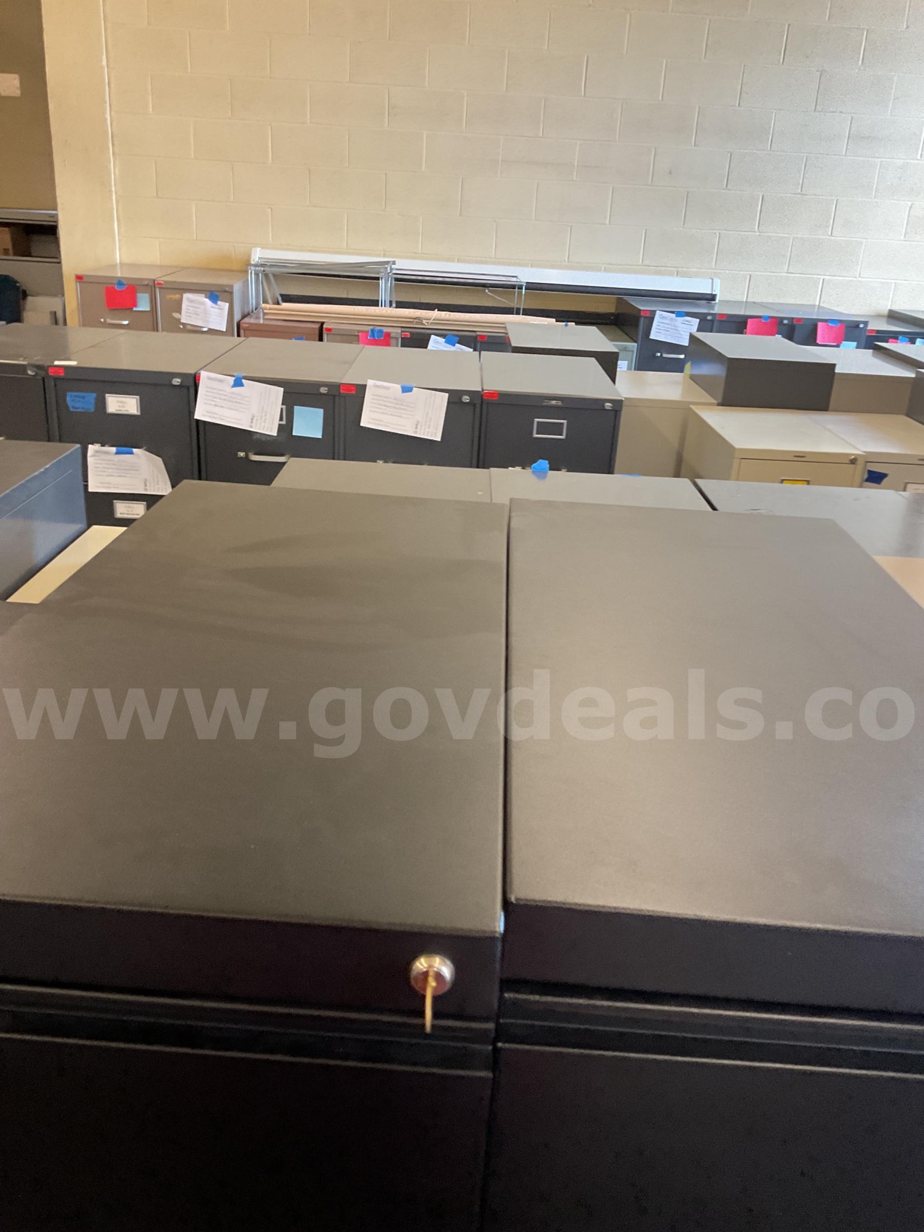 Lot of 2 Black 5 drawer cabinets   Government Surplus Auction - Photo #3