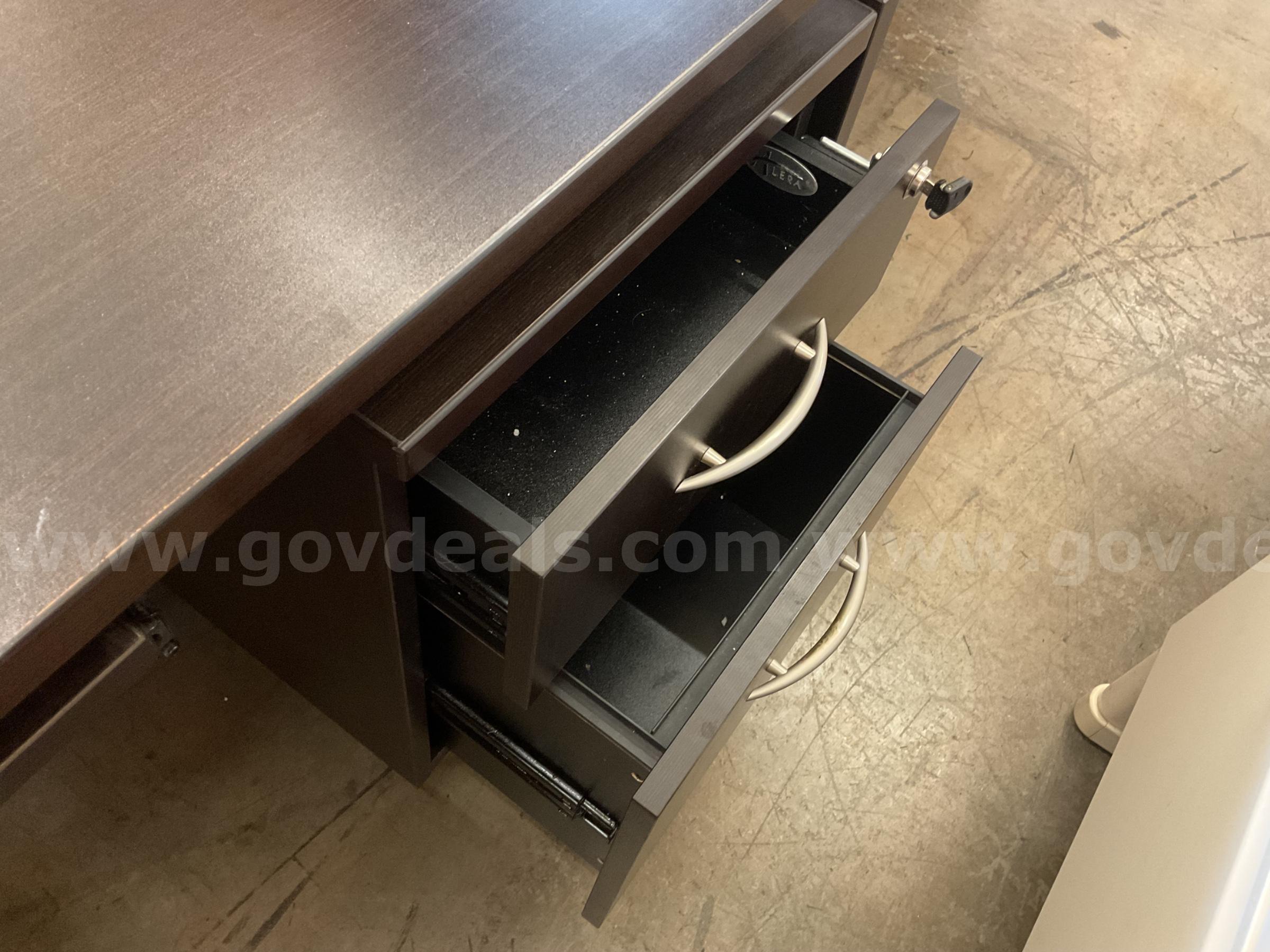 Dark wood office desk   Government Surplus Auction - Photo #2