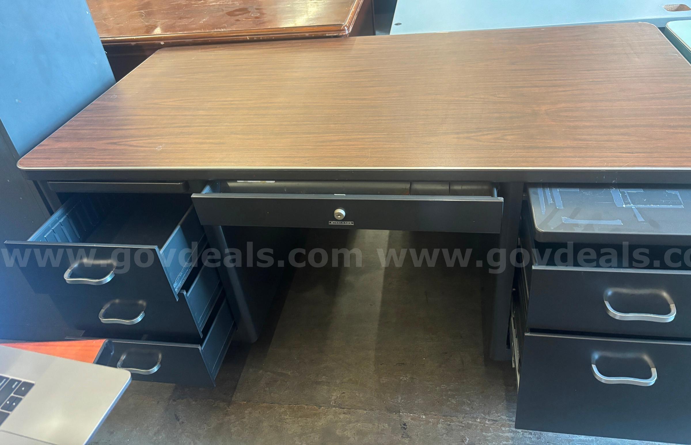 Gray Wood top Desk   Government Surplus Auction - Photo #2