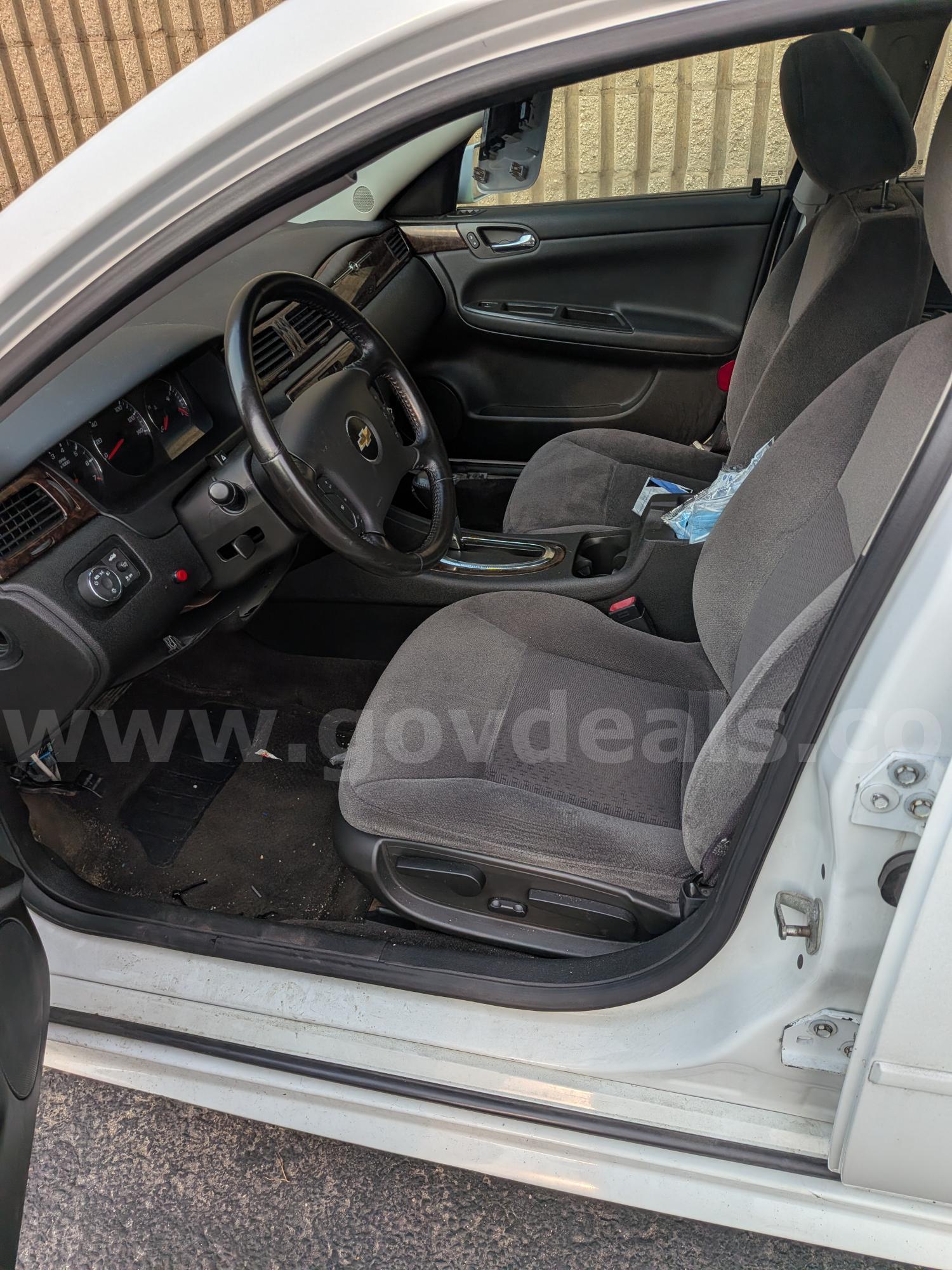 2014 Chevrolet Impala Limited Chevrolet Impala Government Surplus Auction - Photo #3