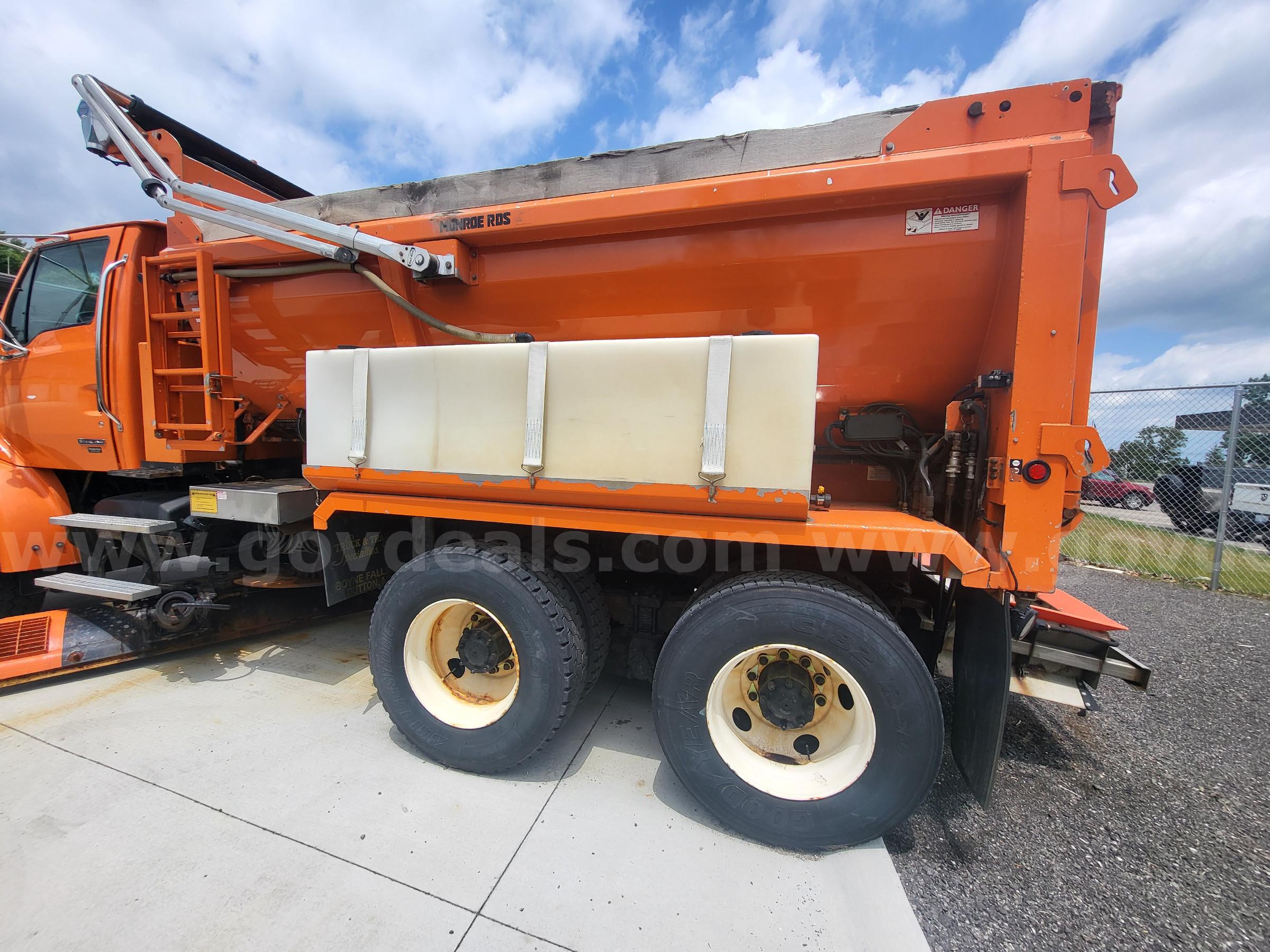 2007 Sterling LT9500 Sterling LT9500 Government Surplus Auction - Photo #4