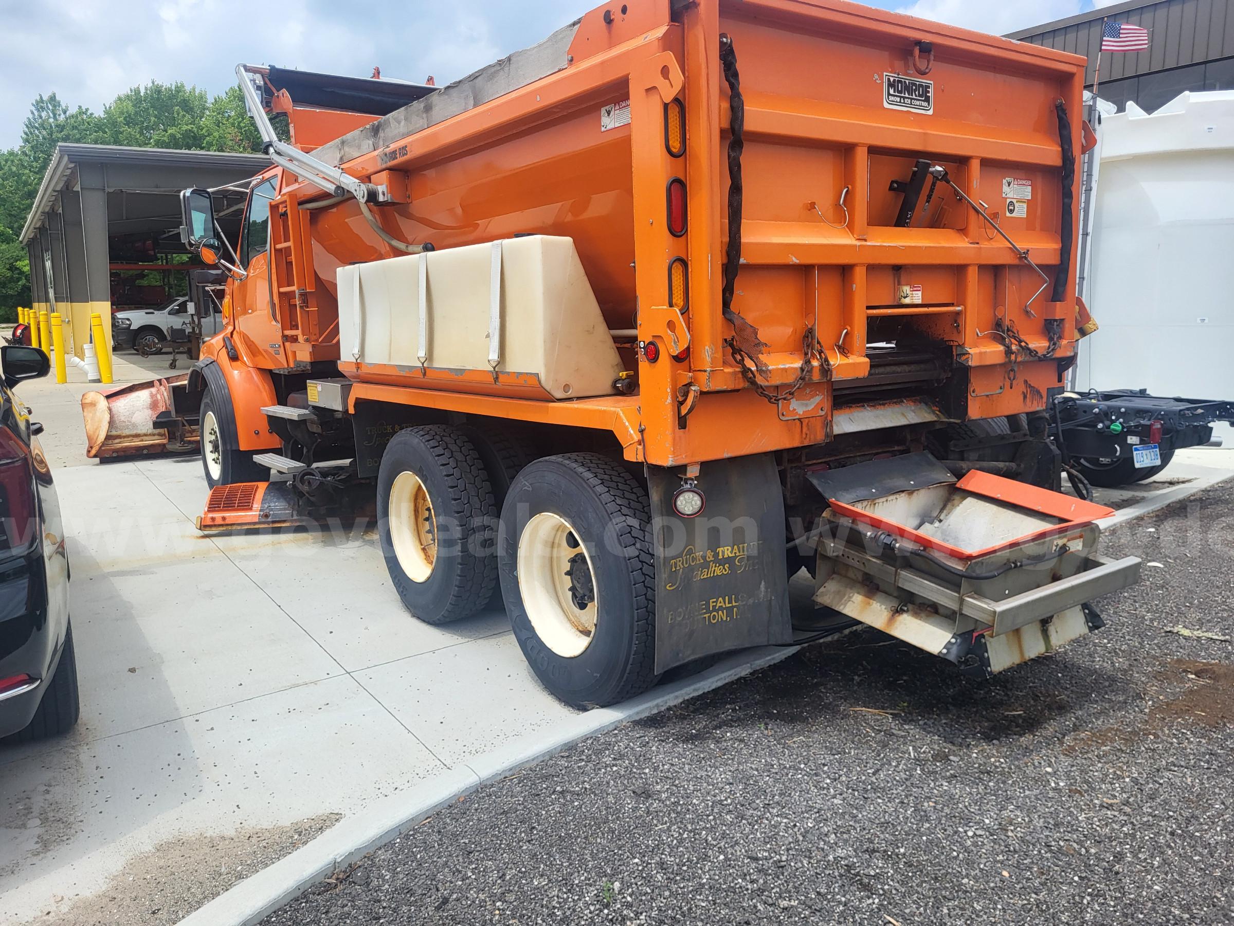 2007 Sterling LT9500 Sterling LT9500 Government Surplus Auction - Photo #5