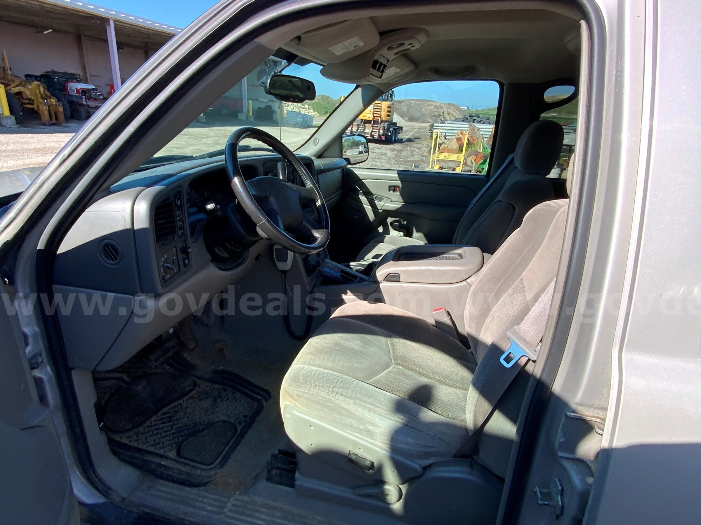 2004 CHEVROLET TAHOE CHEVROLET TAHOE Government Surplus Auction - Photo #5