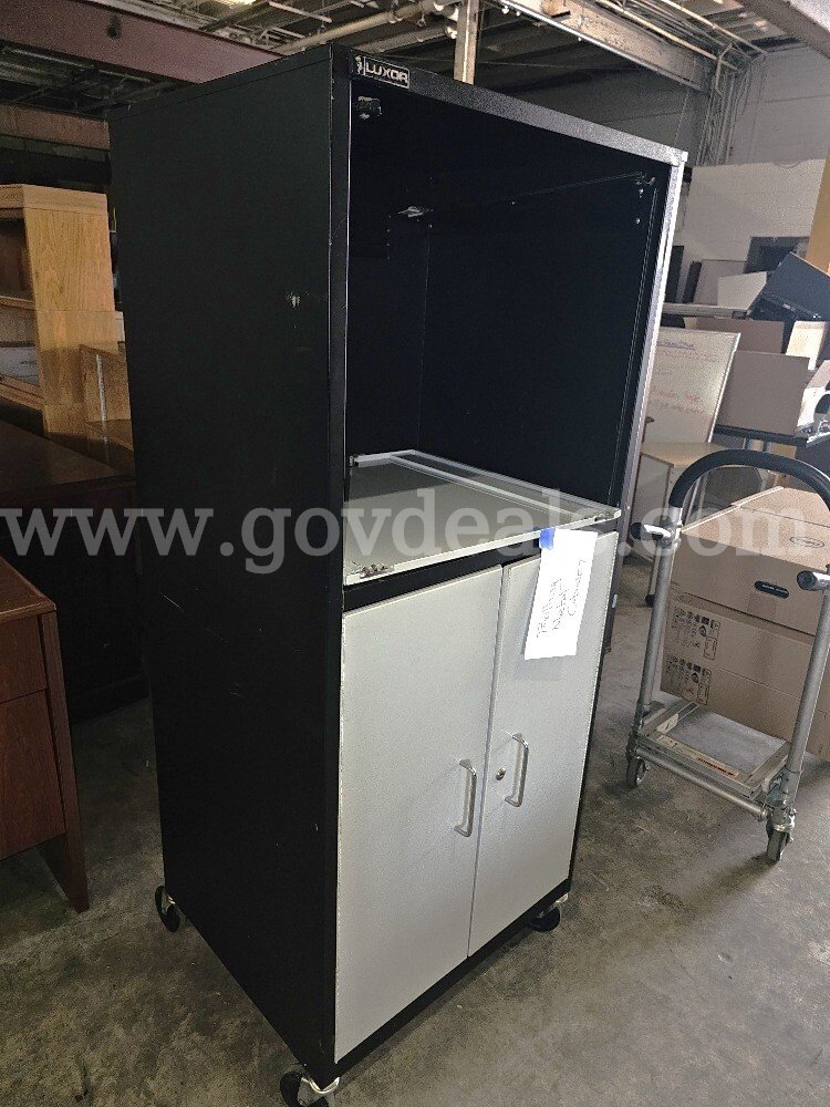 Rolling cabinet -- broken top door