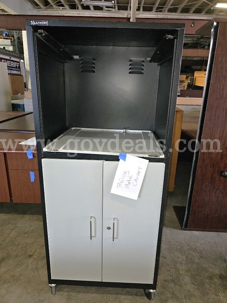 Rolling cabinet -- broken top door   Government Surplus Auction - Photo #6