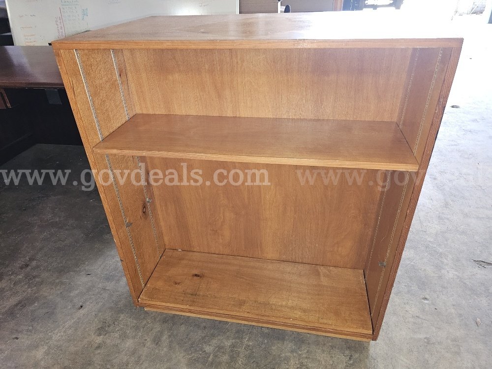 2-sided cabinet   Government Surplus Auction - Photo #2