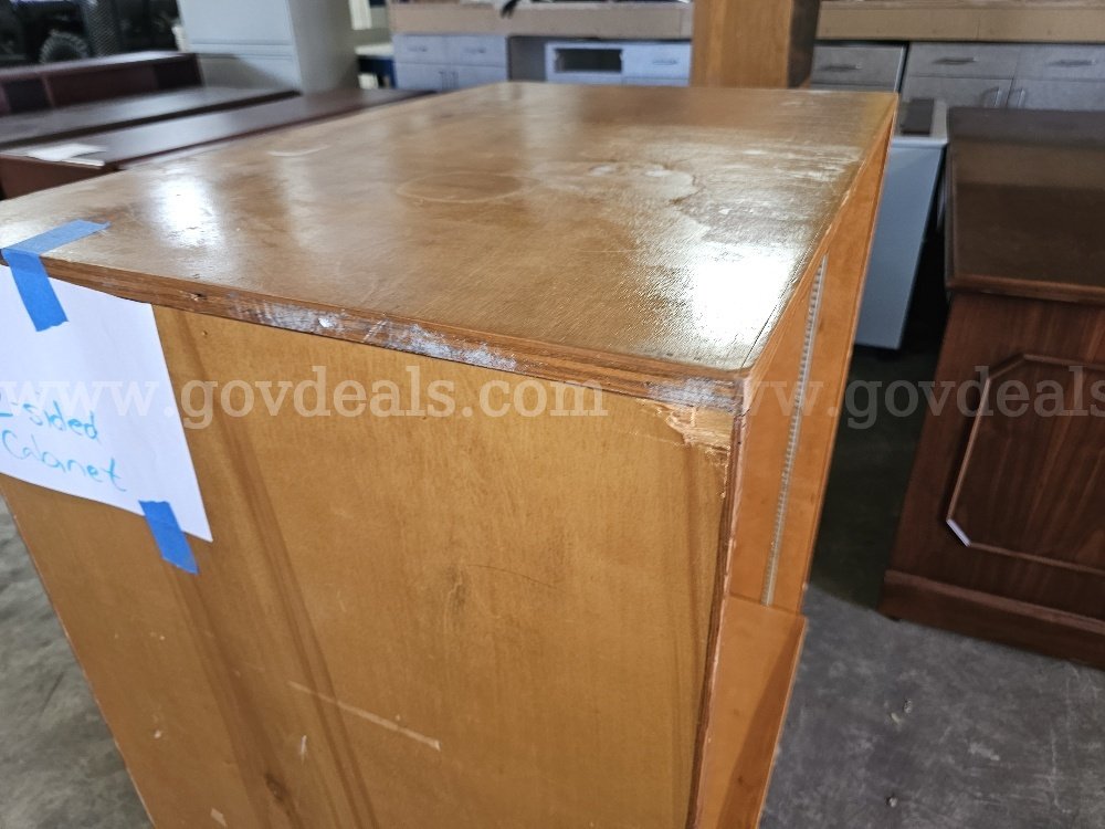 2-sided cabinet   Government Surplus Auction - Photo #4