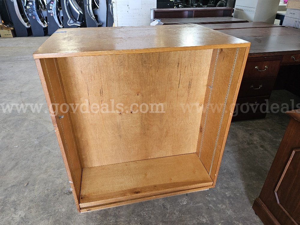 2-sided cabinet   Government Surplus Auction - Photo #5